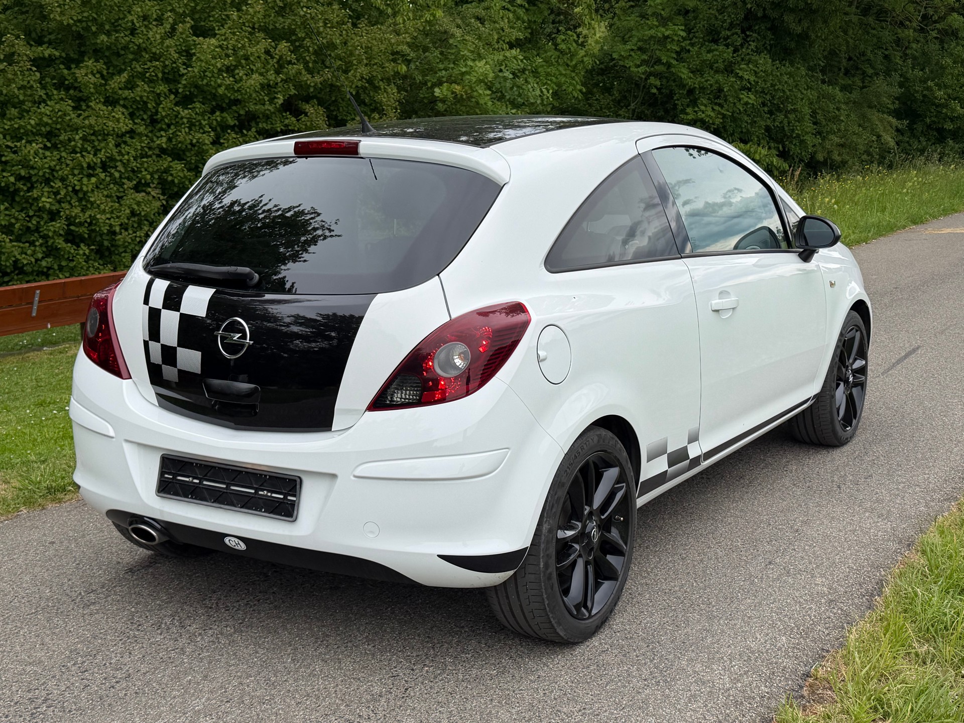 OPEL Corsa 1.4 TP Color Edition-image-6