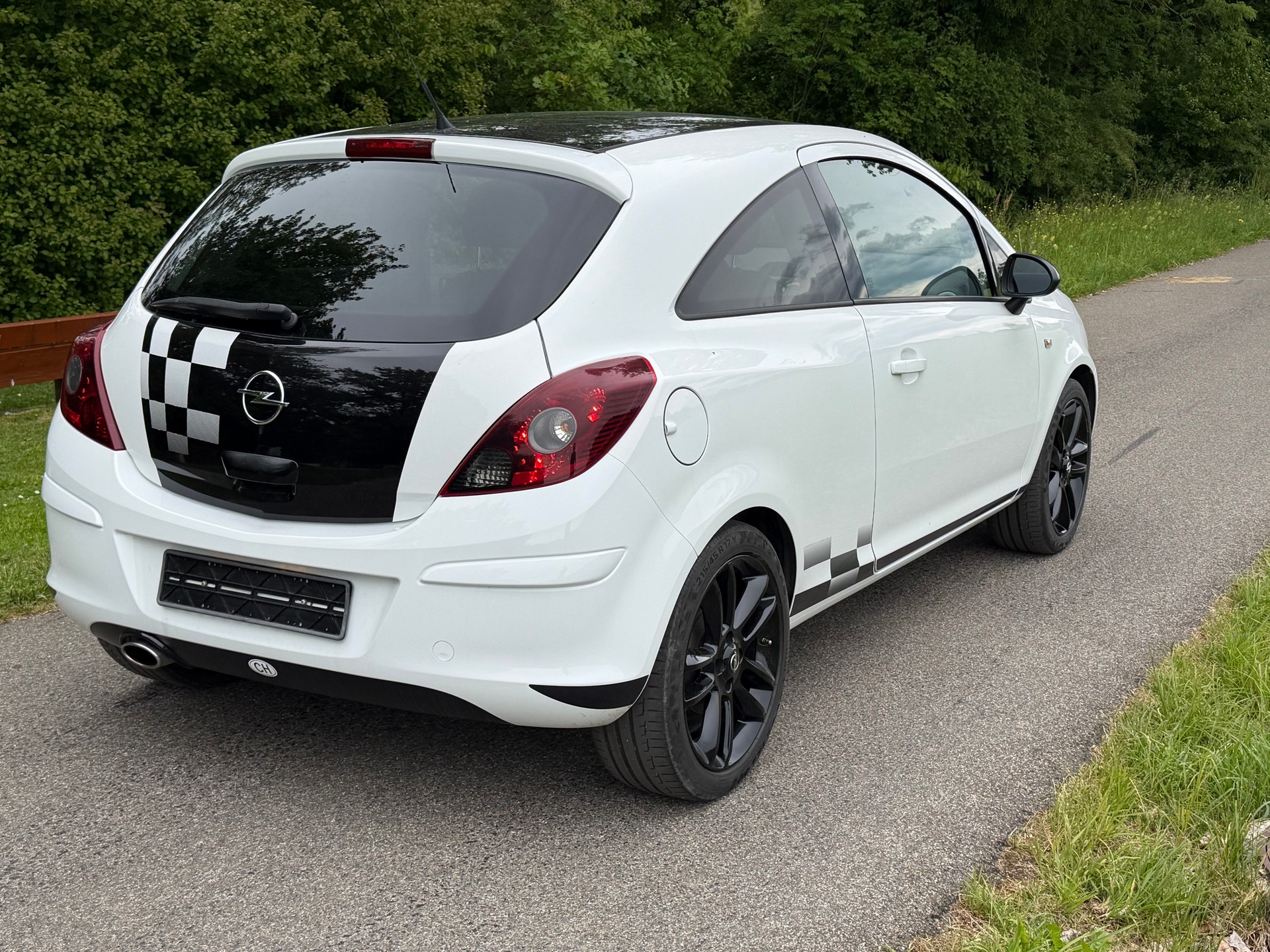 OPEL Corsa 1.4 TP Color Edition-image-4