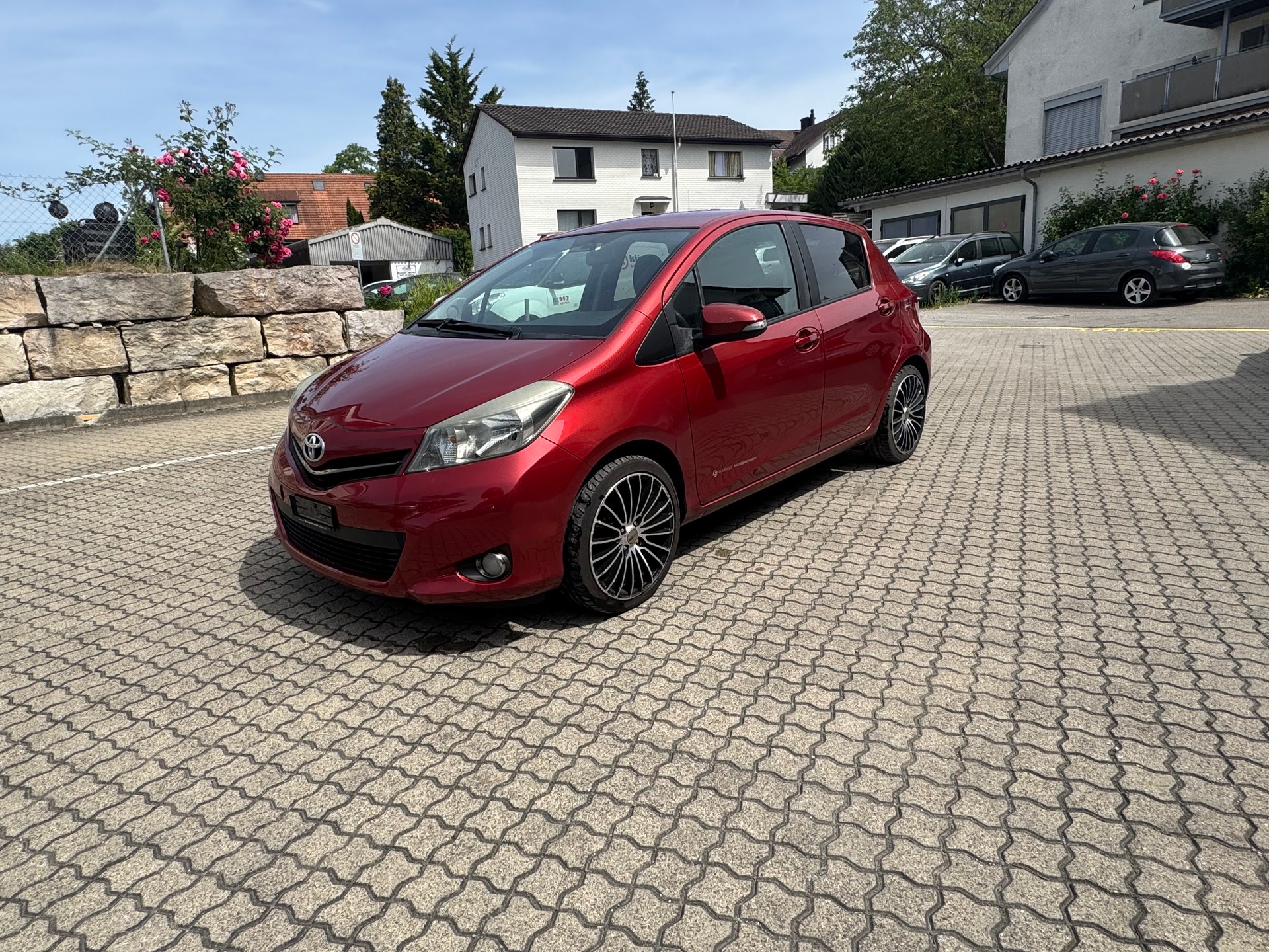 TOYOTA Yaris 1.33 Style-image-1