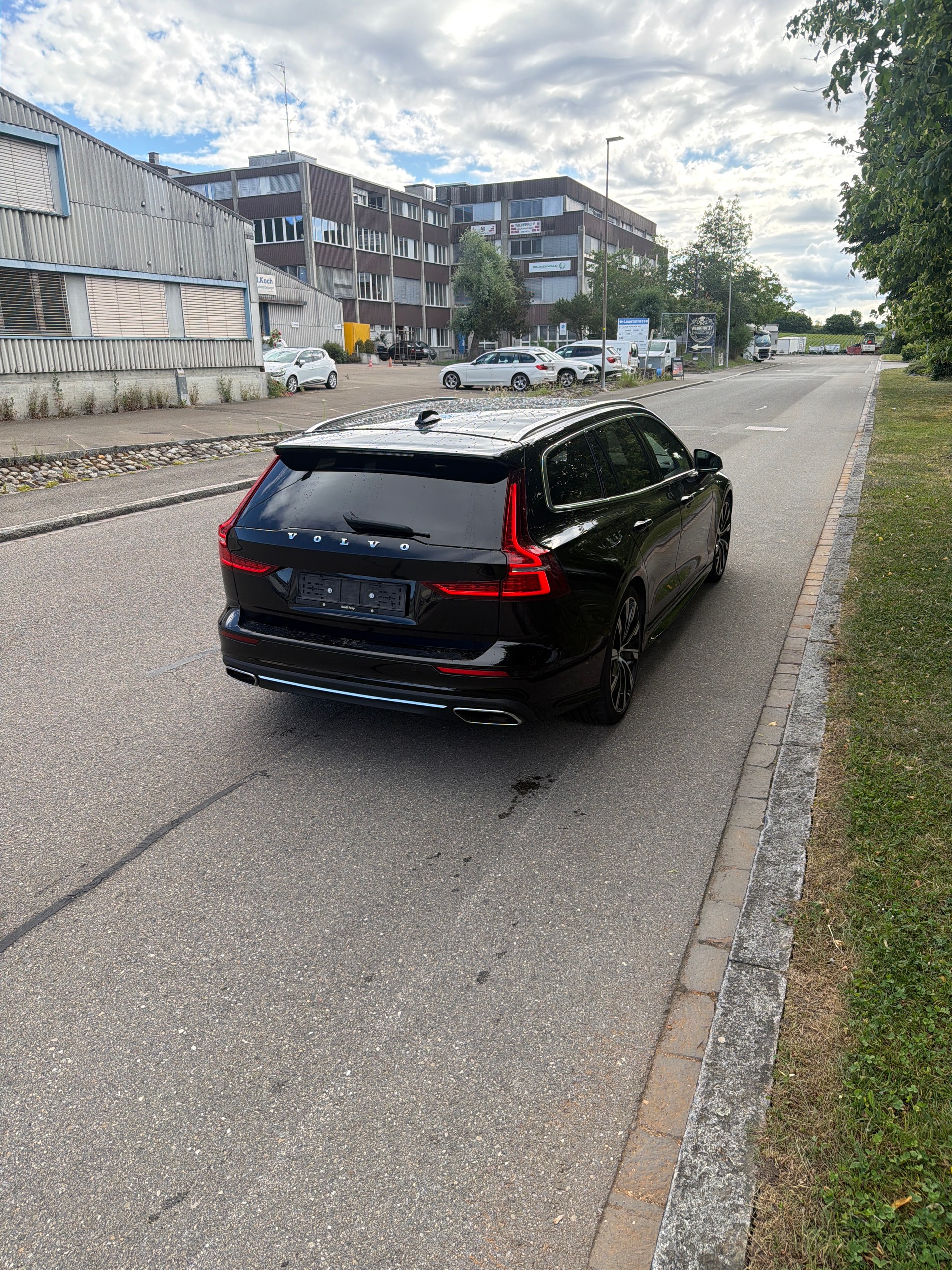 VOLVO V60 D4 AWD Inscription Geartronic-image-2