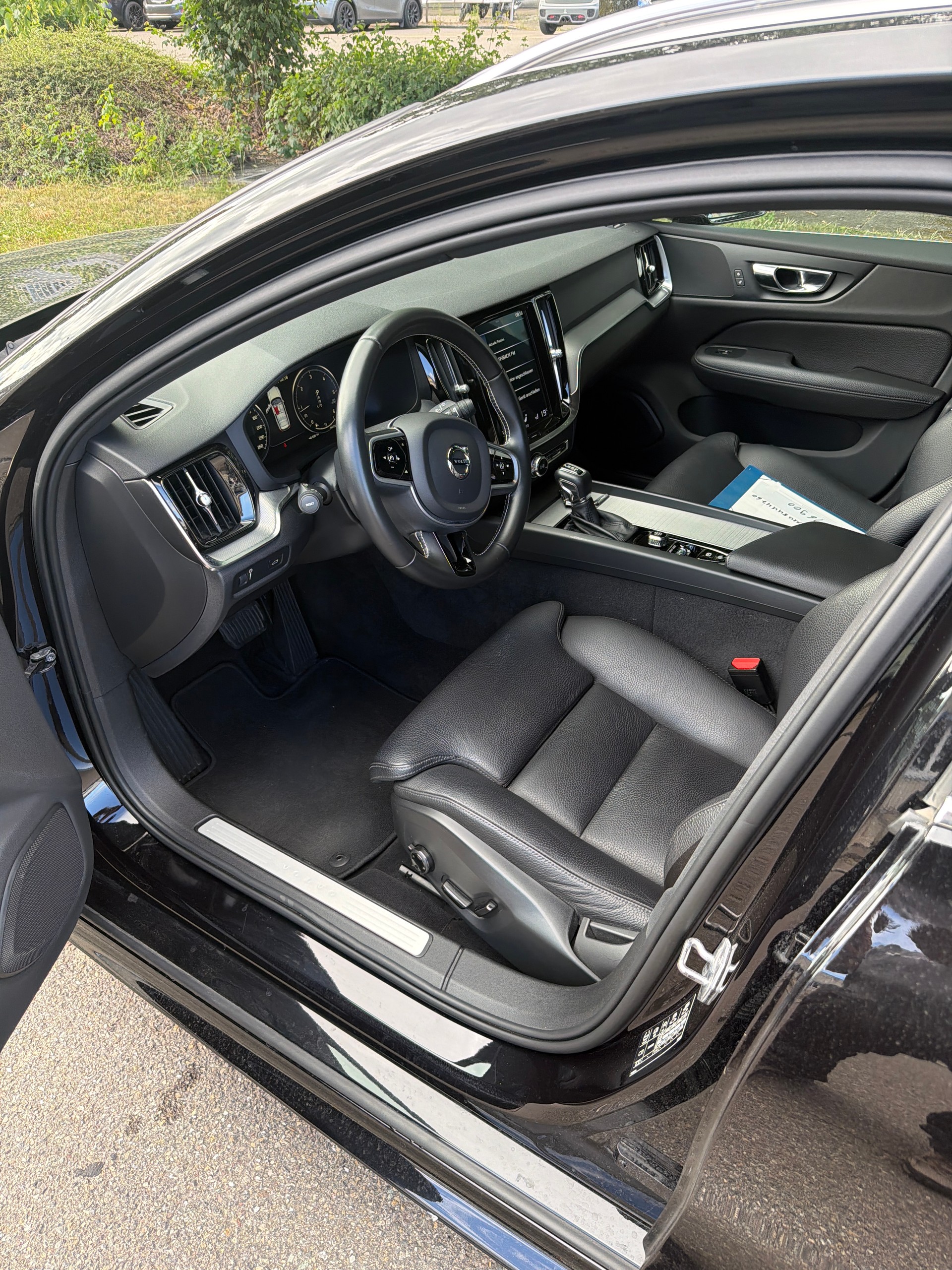 VOLVO V60 D4 AWD Inscription Geartronic-image-5