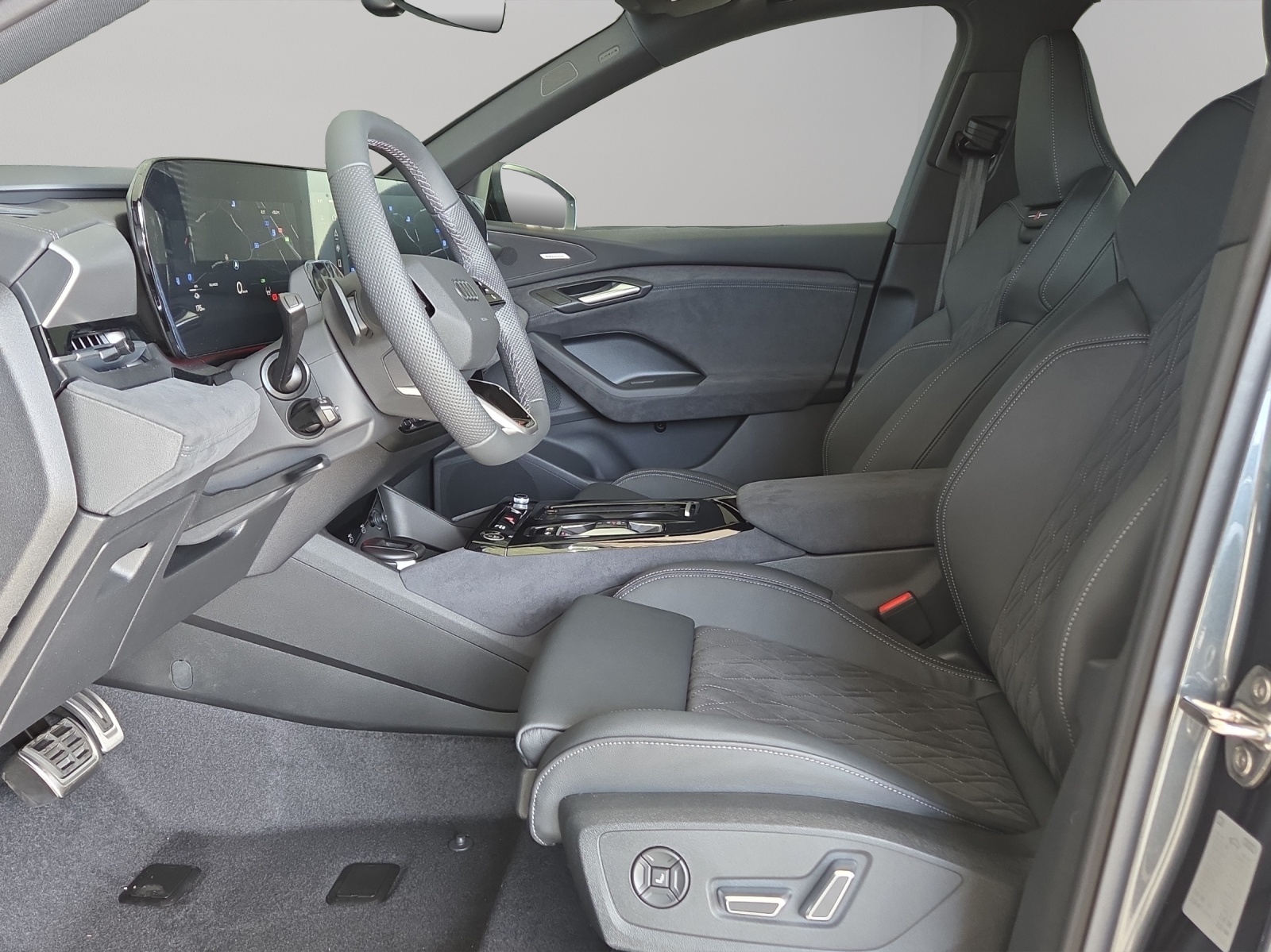 AUDI Q6 e-tron quattro-image-5