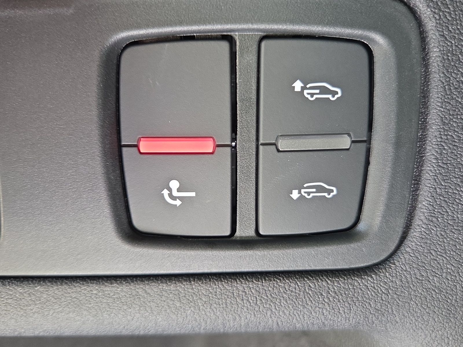 AUDI Q6 e-tron quattro-image-10