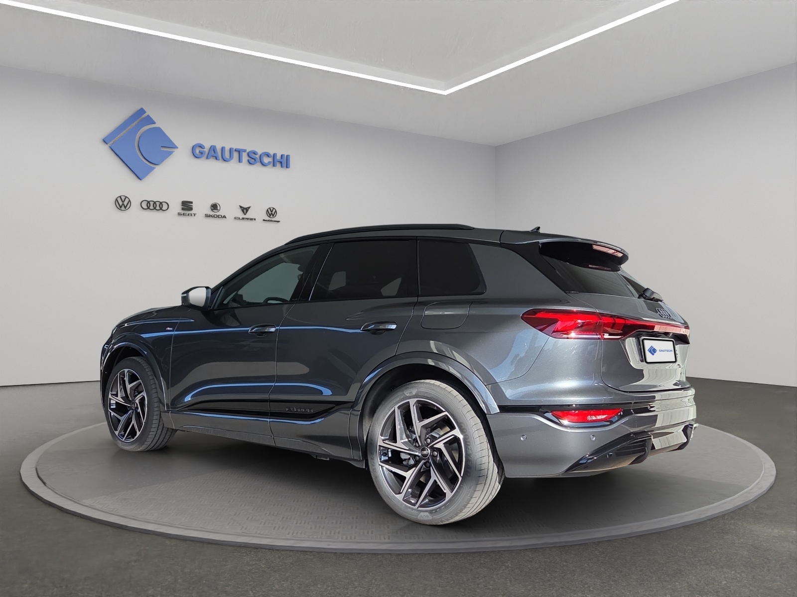 AUDI Q6 e-tron quattro-image-2