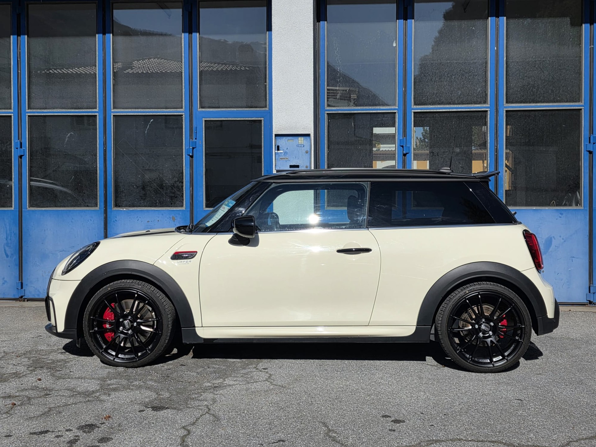 MINI Cooper John Cooper Works Steptronic-image-1