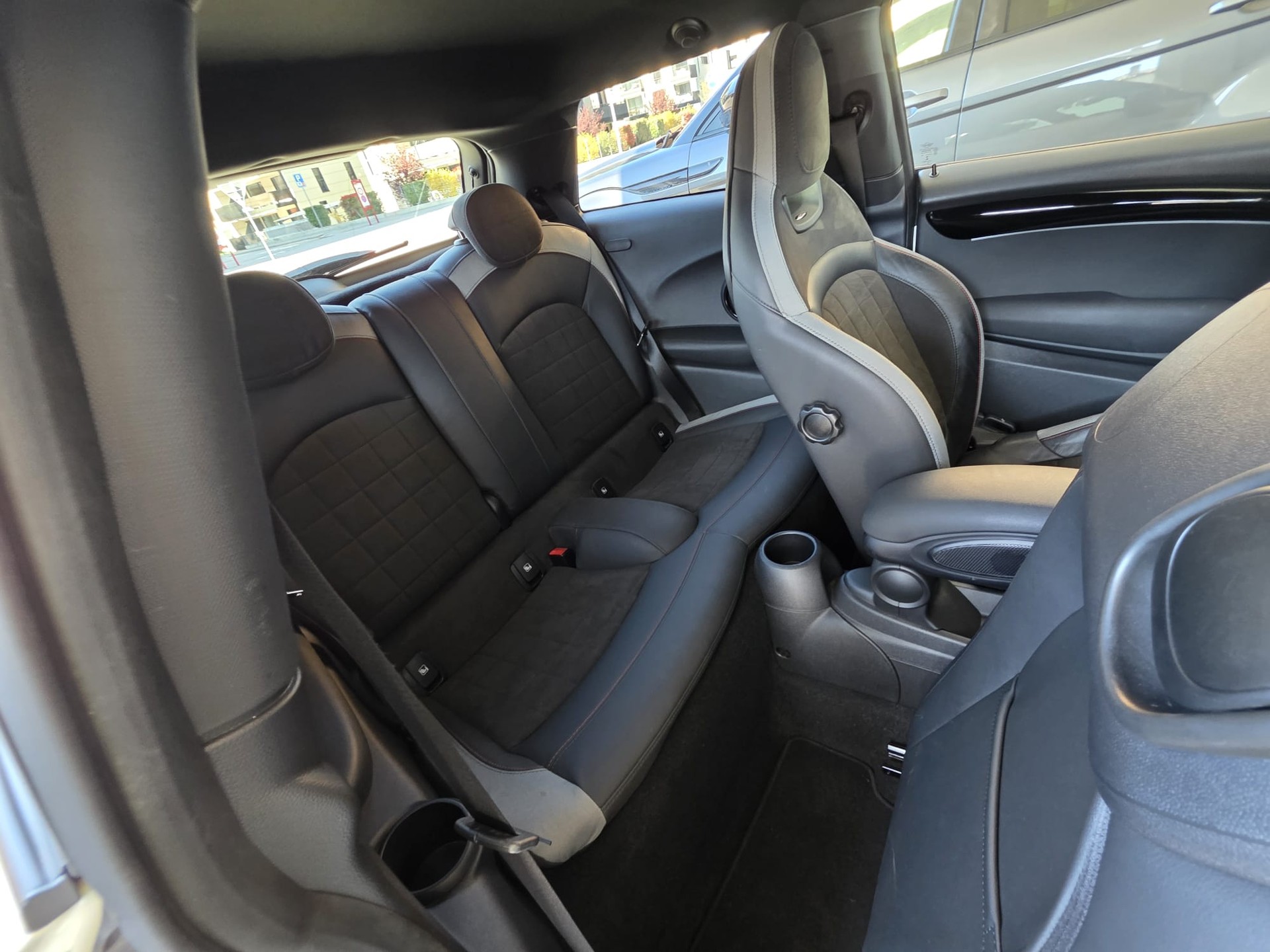 MINI Cooper John Cooper Works Steptronic-image-14