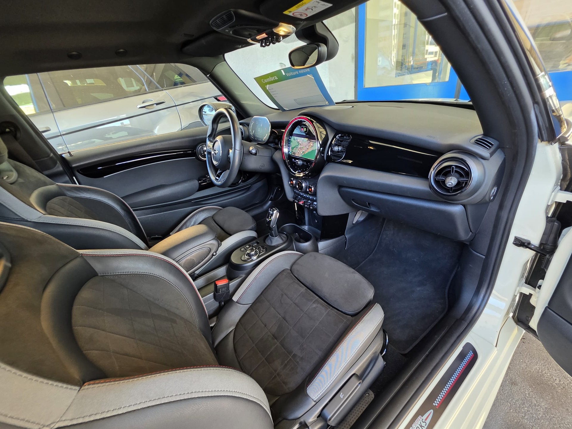MINI Cooper John Cooper Works Steptronic-image-12