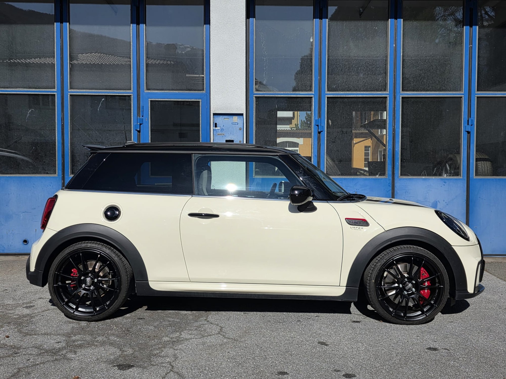 MINI Cooper John Cooper Works Steptronic-image-5