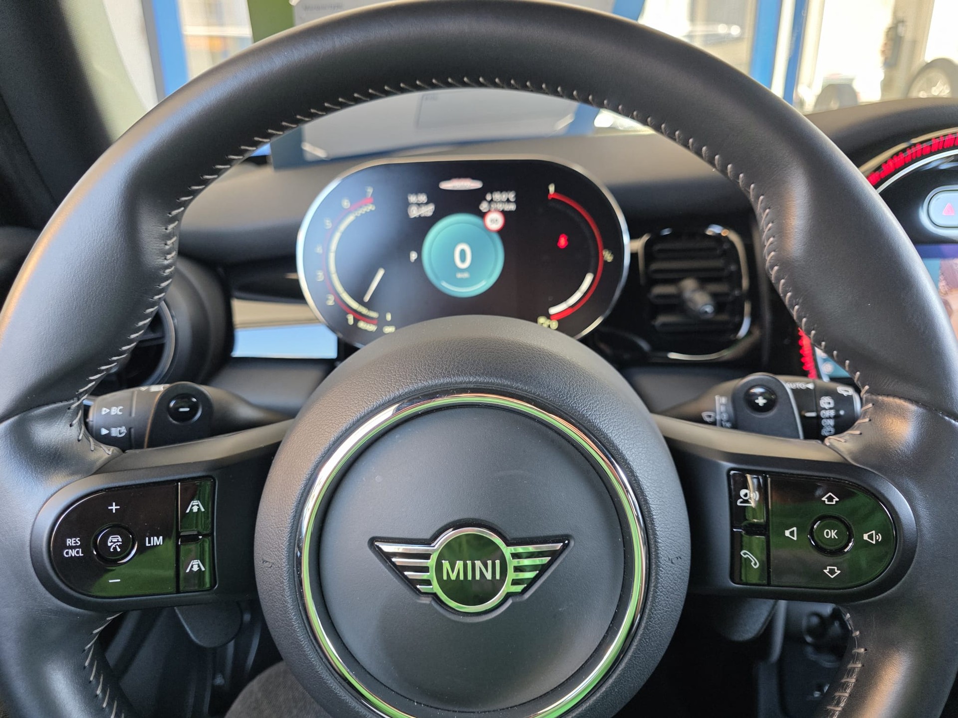 MINI Cooper John Cooper Works Steptronic-image-8
