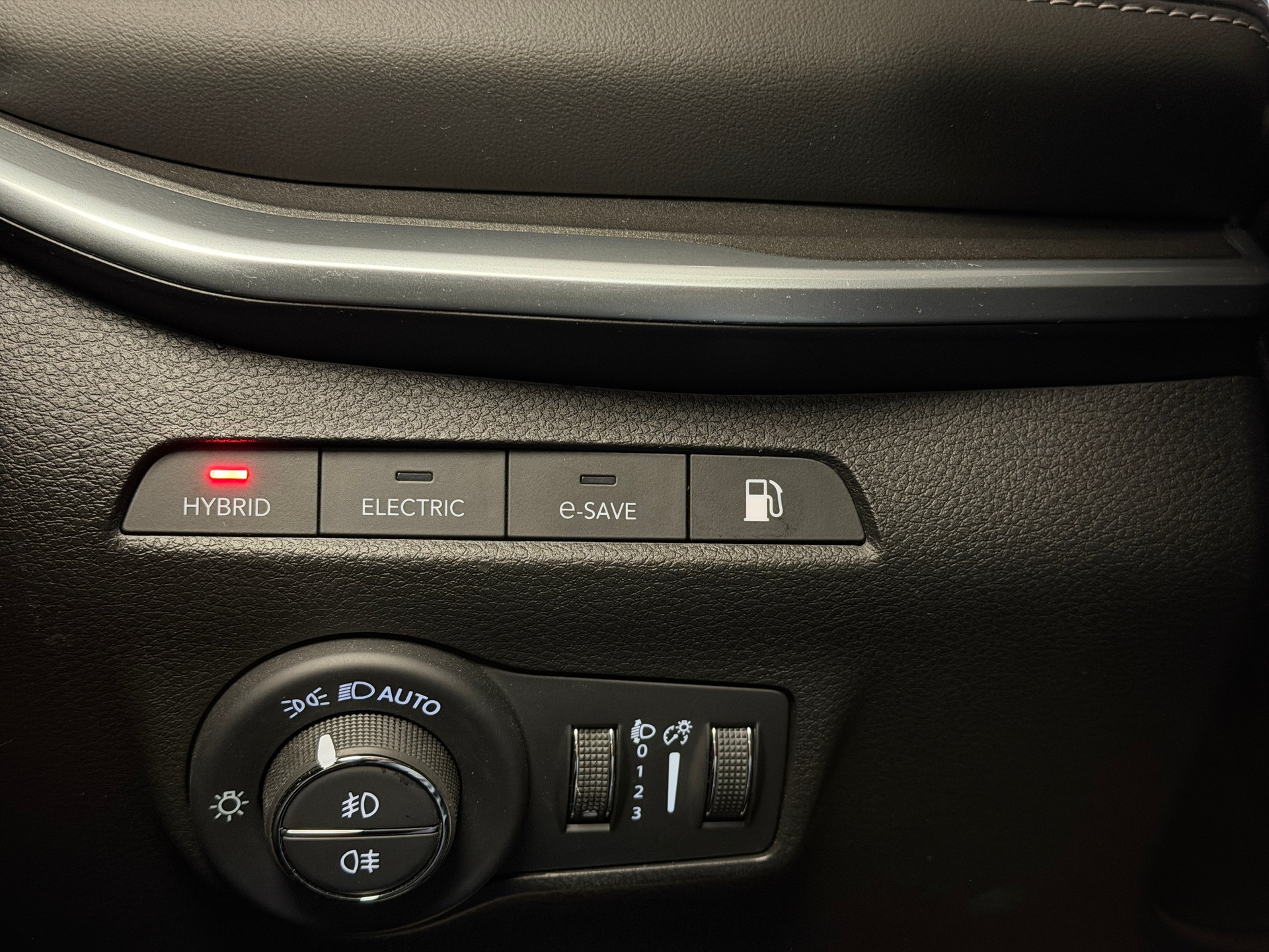 JEEP Compass 1.3 T PHEV Swiss Altitude Plus AWD-image-9