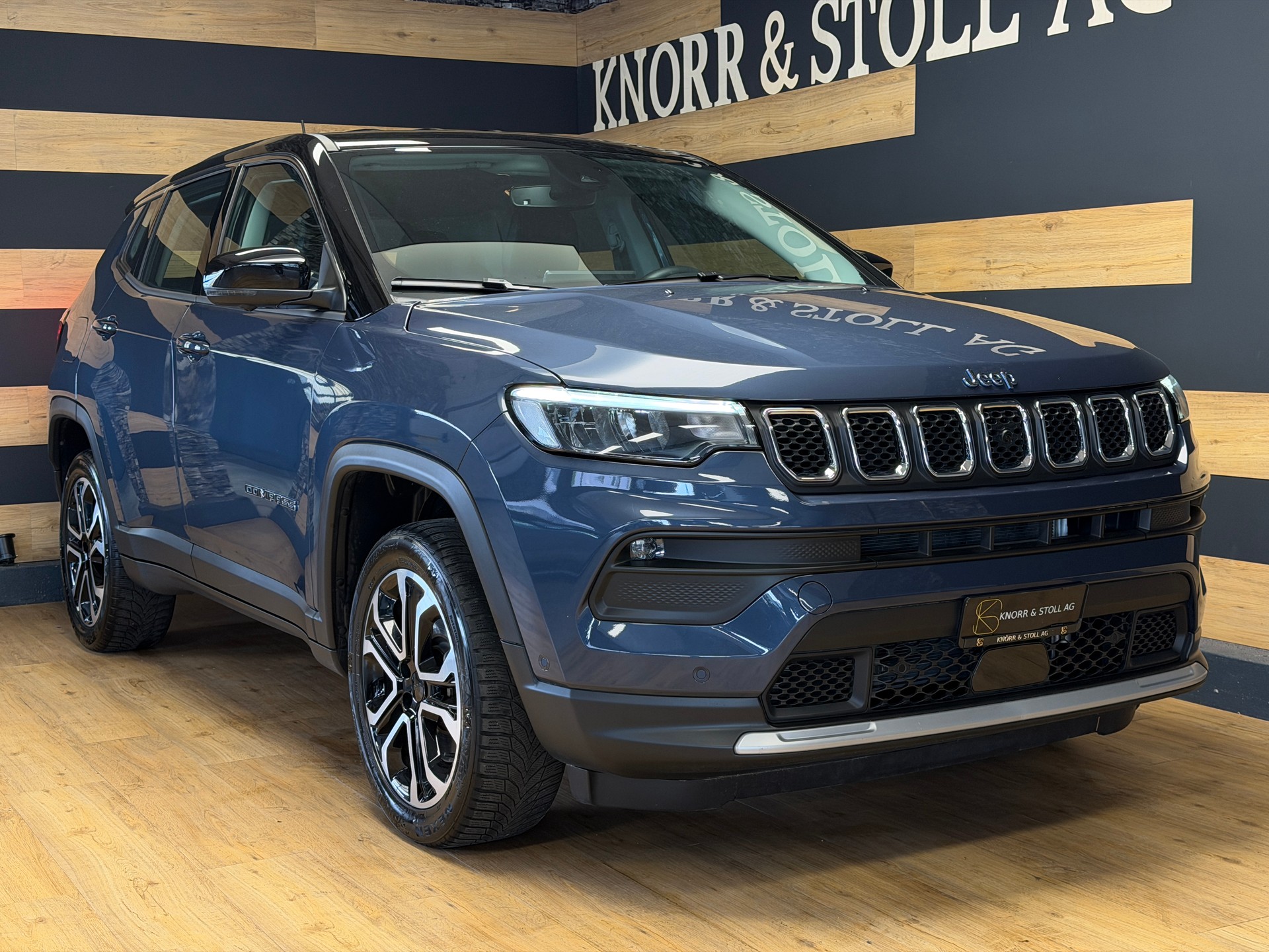 JEEP Compass 1.3 T PHEV Swiss Altitude Plus AWD-image-0