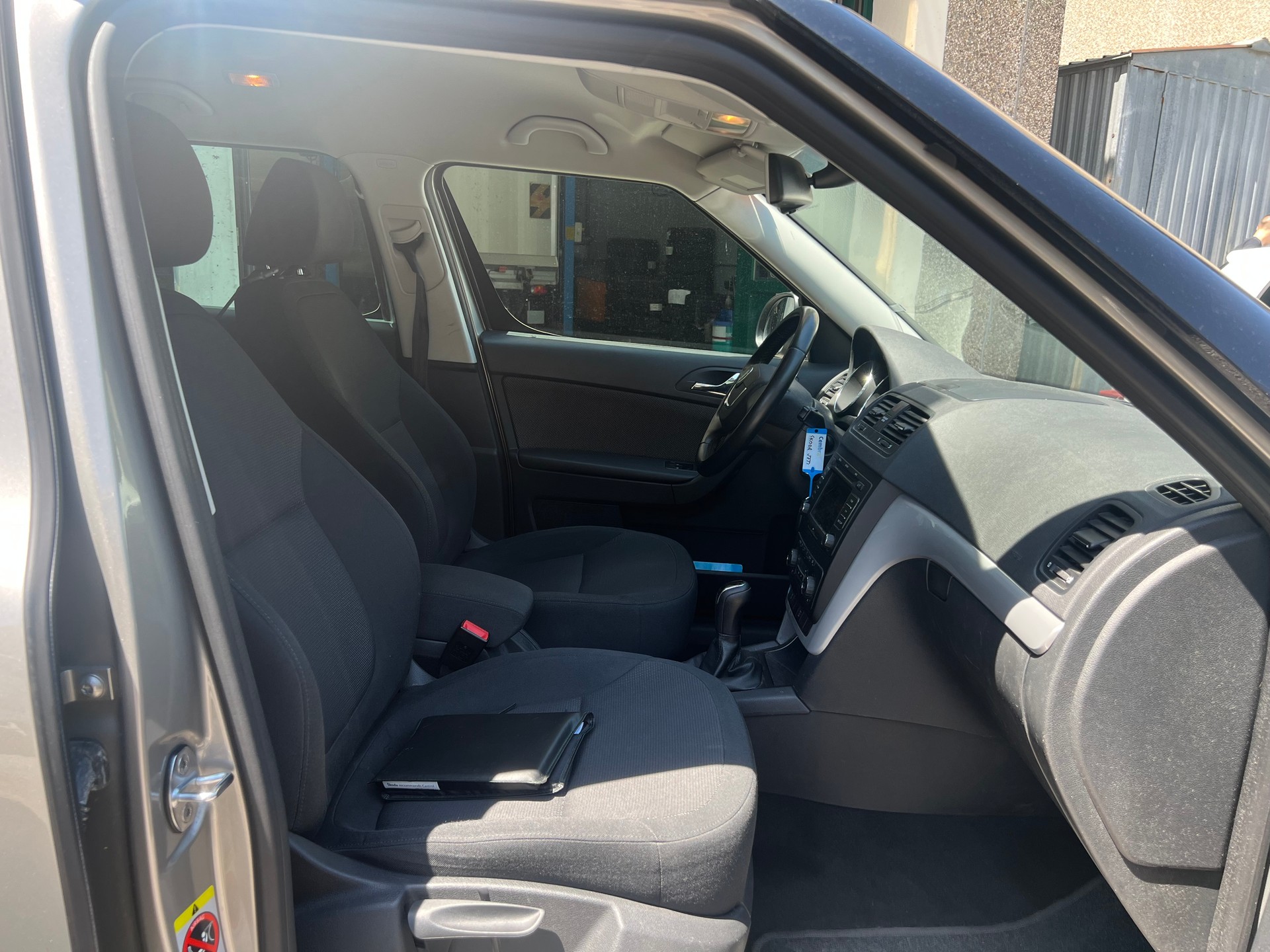 SKODA Yeti 1.8 TSI Ambition 4x4-image-14
