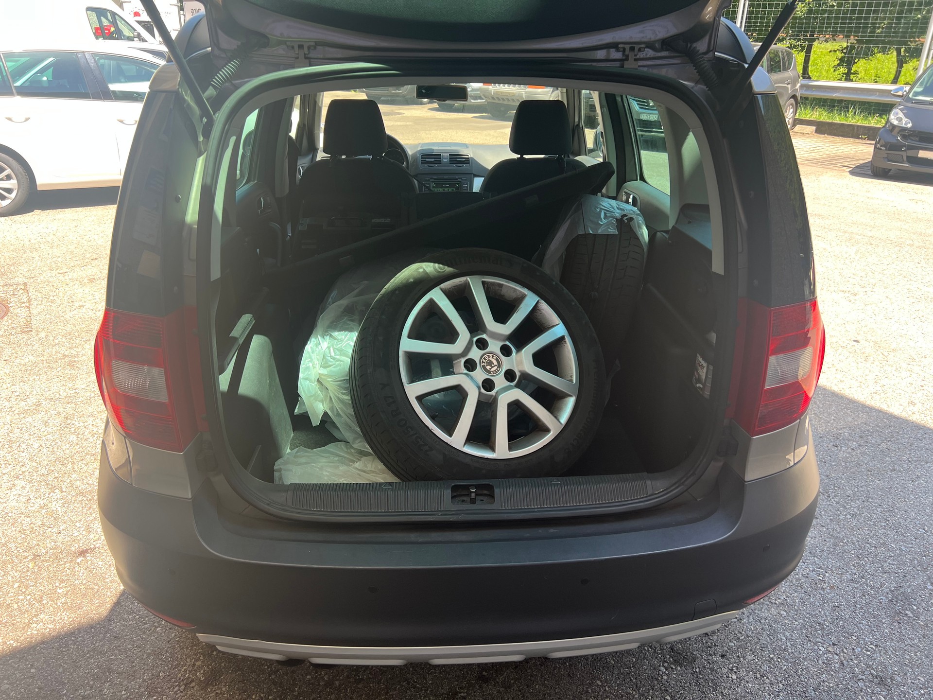 SKODA Yeti 1.8 TSI Ambition 4x4-image-11