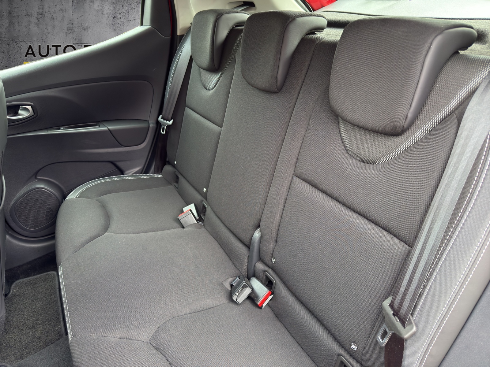 RENAULT Clio 0.9 12V Zen 6-Gang-image-11