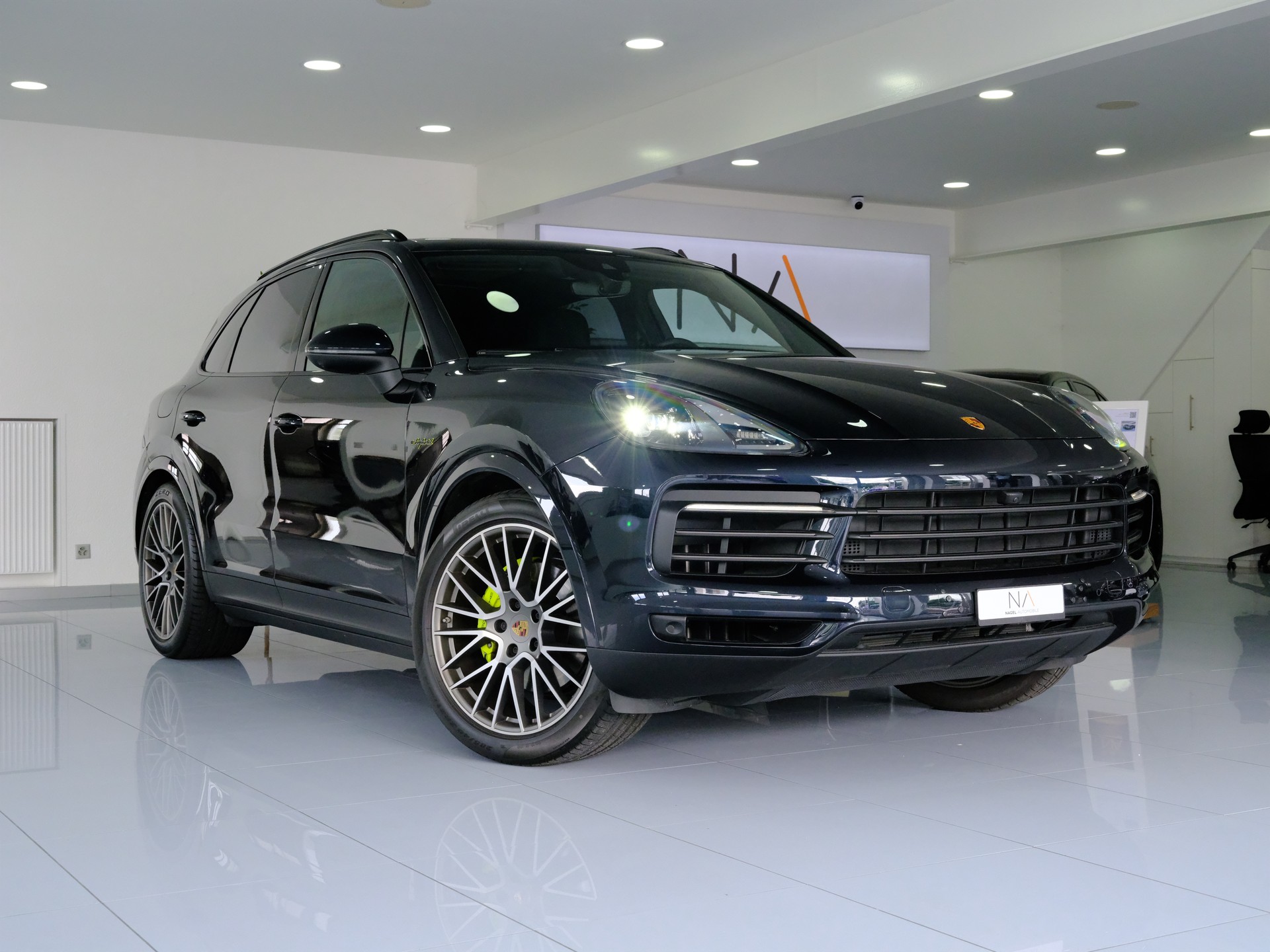 PORSCHE Cayenne E-Hybrid Platinum Edition-image-0