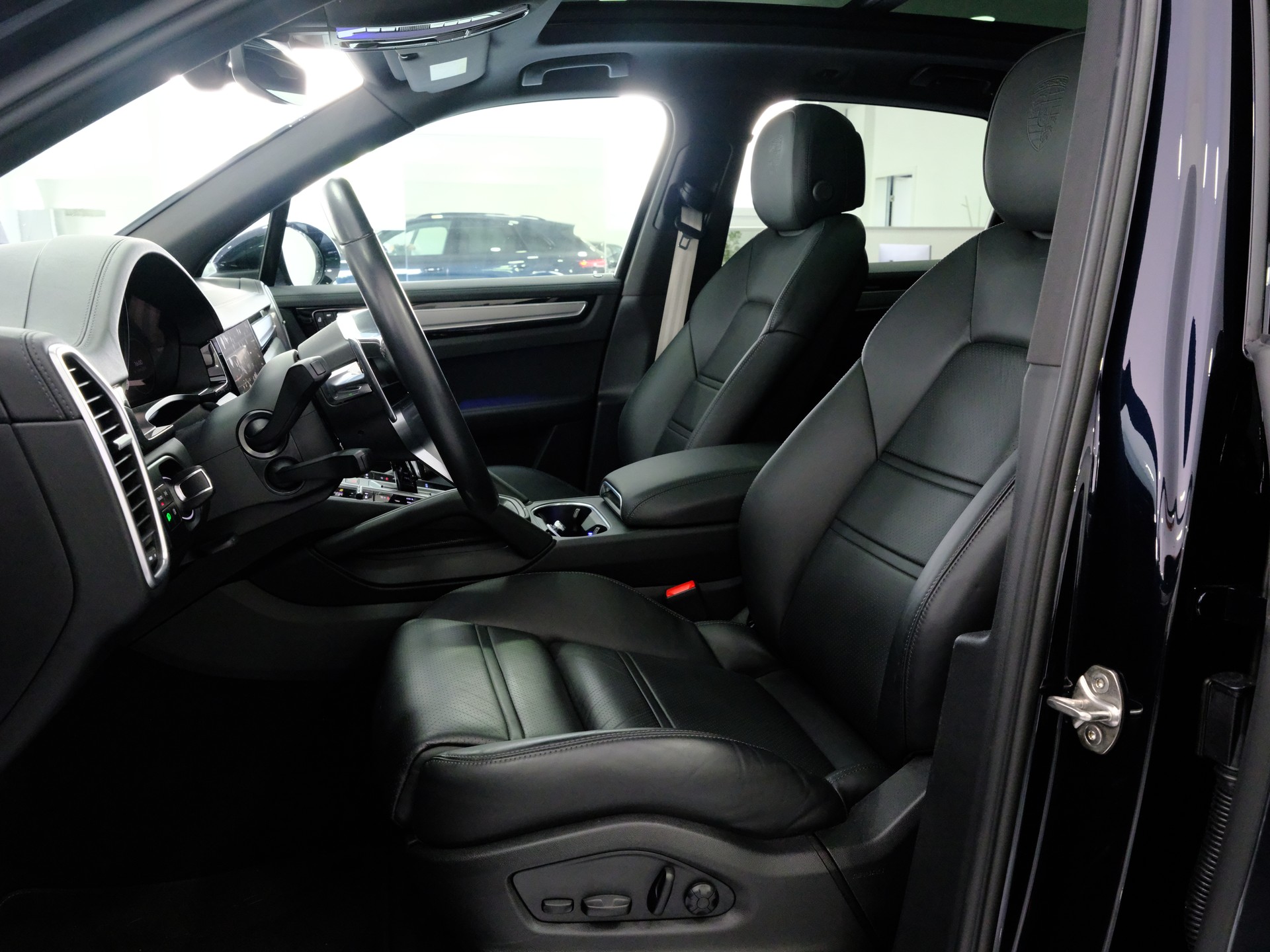PORSCHE Cayenne E-Hybrid Platinum Edition-image-7