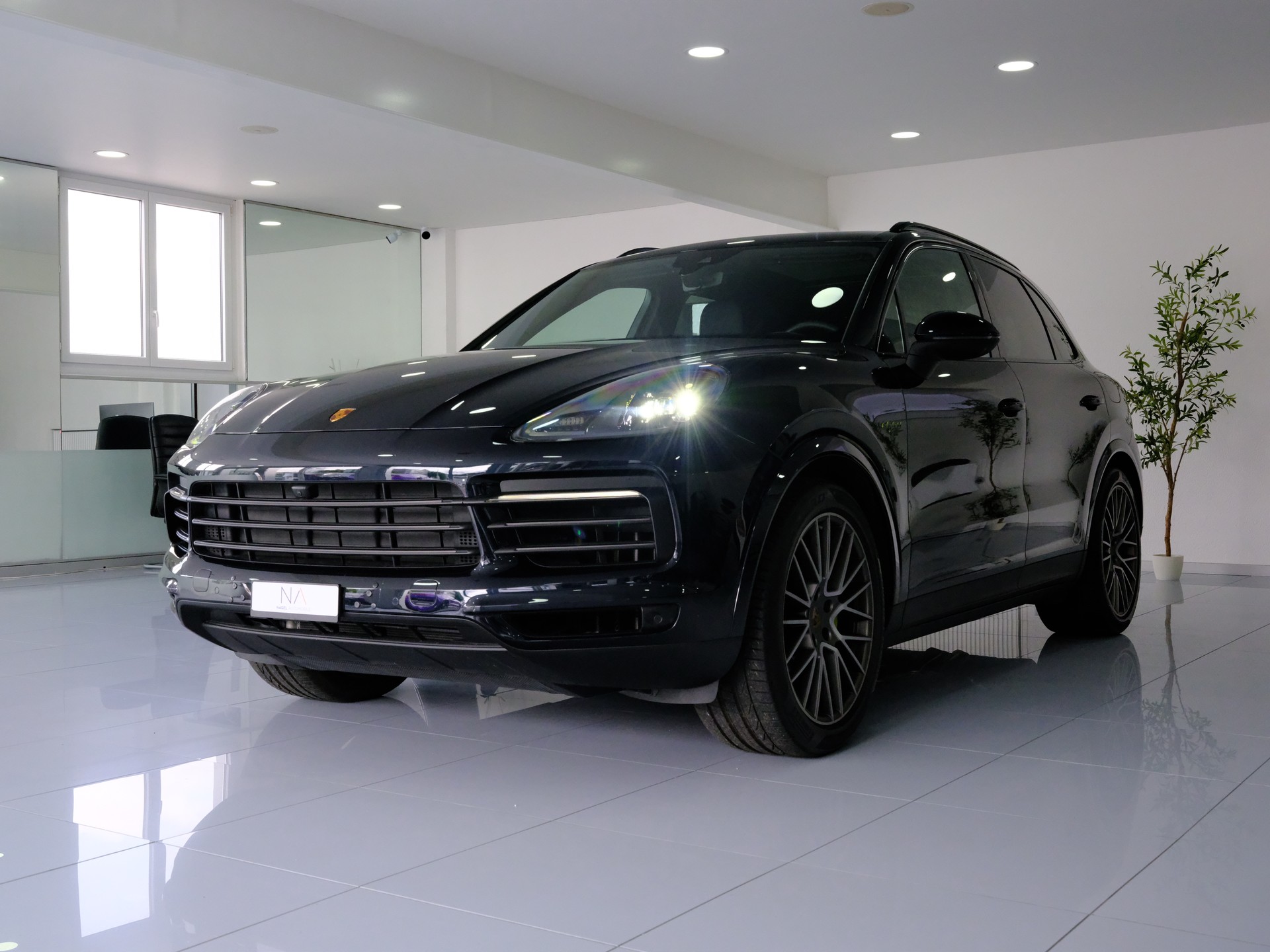 PORSCHE Cayenne E-Hybrid Platinum Edition-image-2