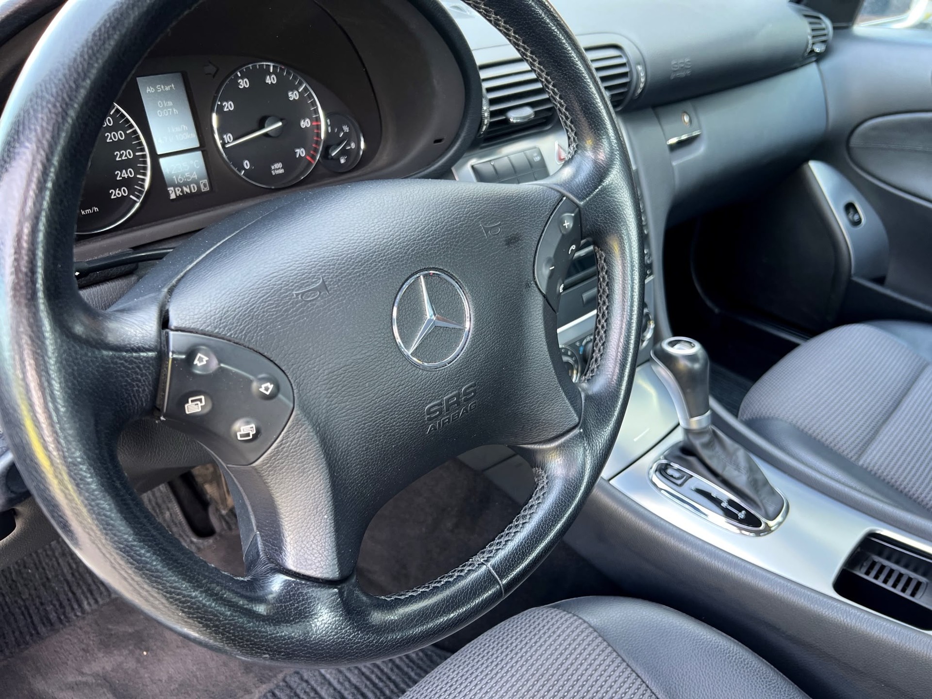 MERCEDES-BENZ C 180 Kompressor Avantgarde-image-15