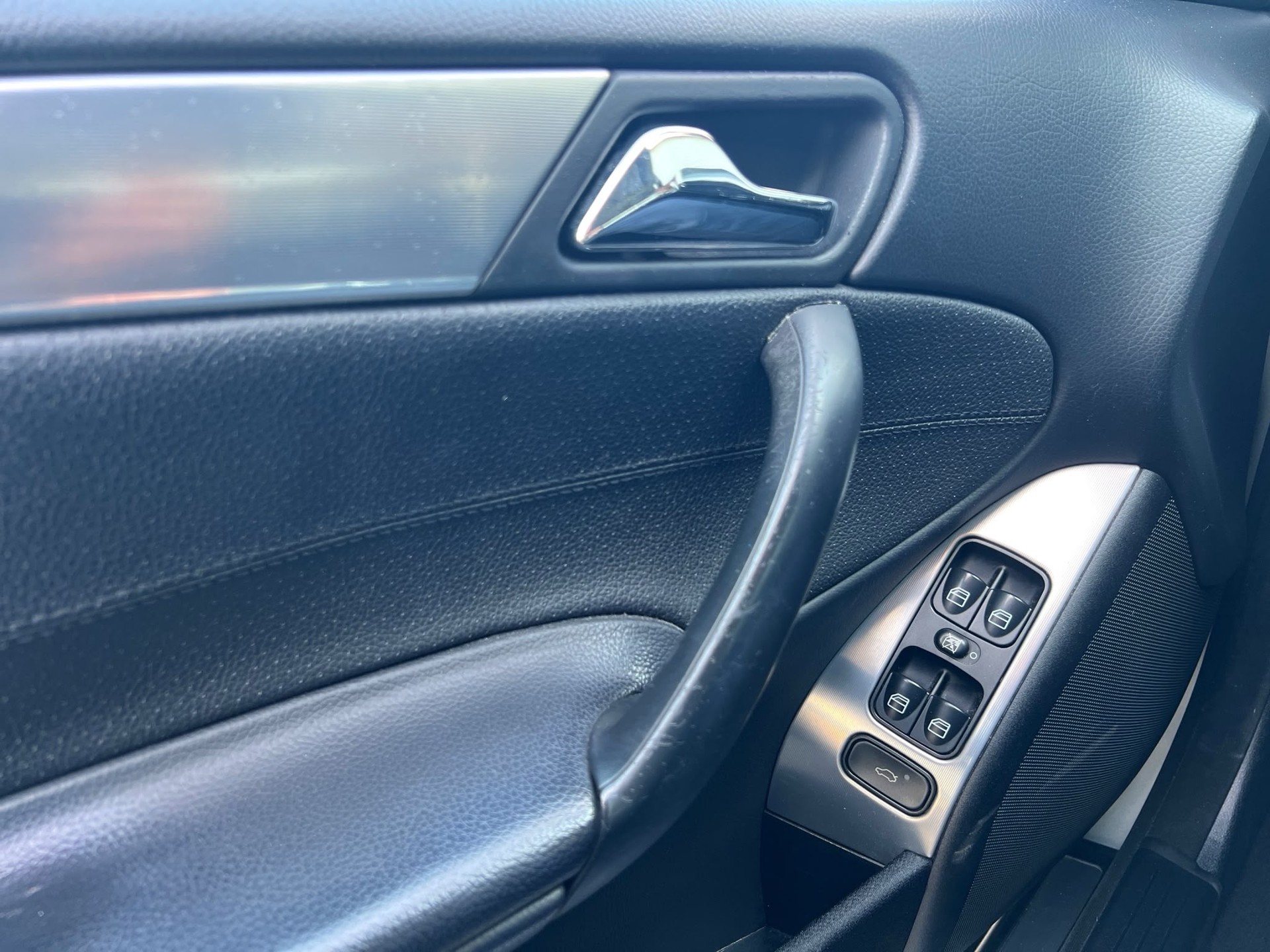 MERCEDES-BENZ C 180 Kompressor Avantgarde-image-20