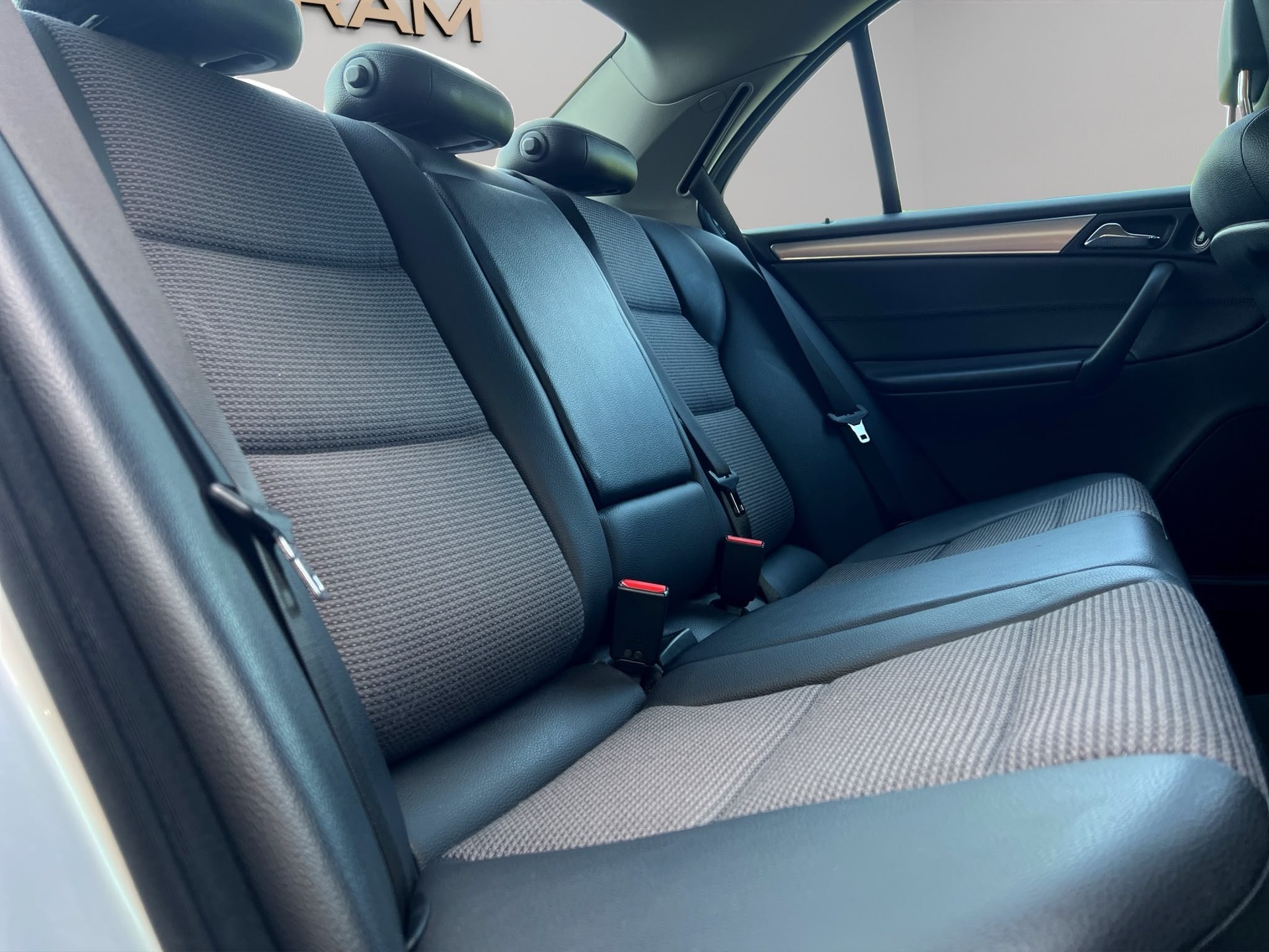 MERCEDES-BENZ C 180 Kompressor Avantgarde-image-21