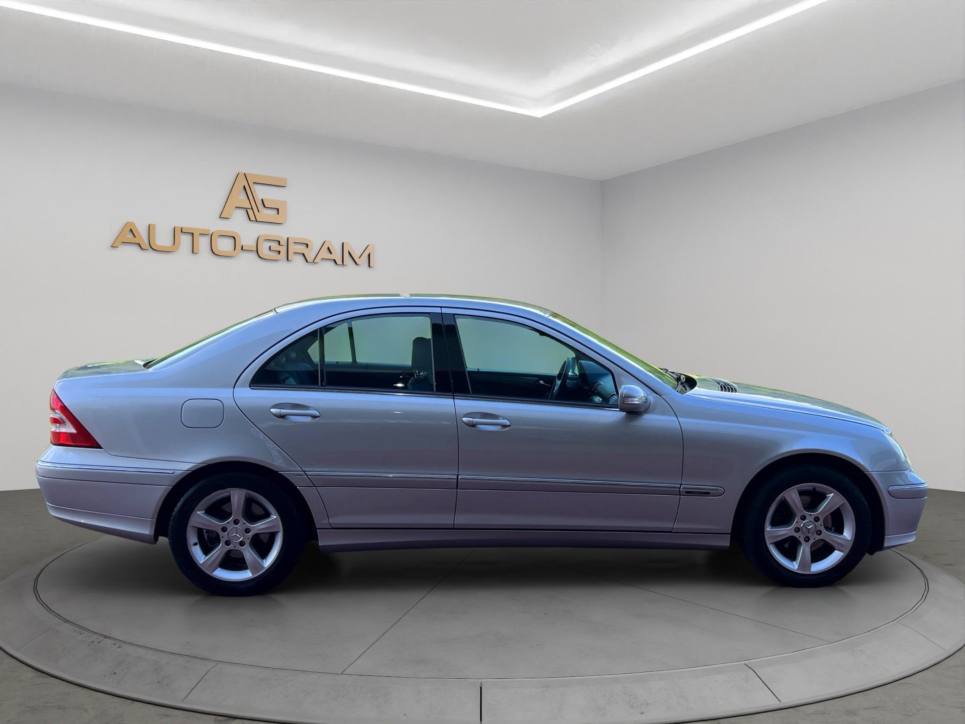MERCEDES-BENZ C 180 Kompressor Avantgarde-image-4