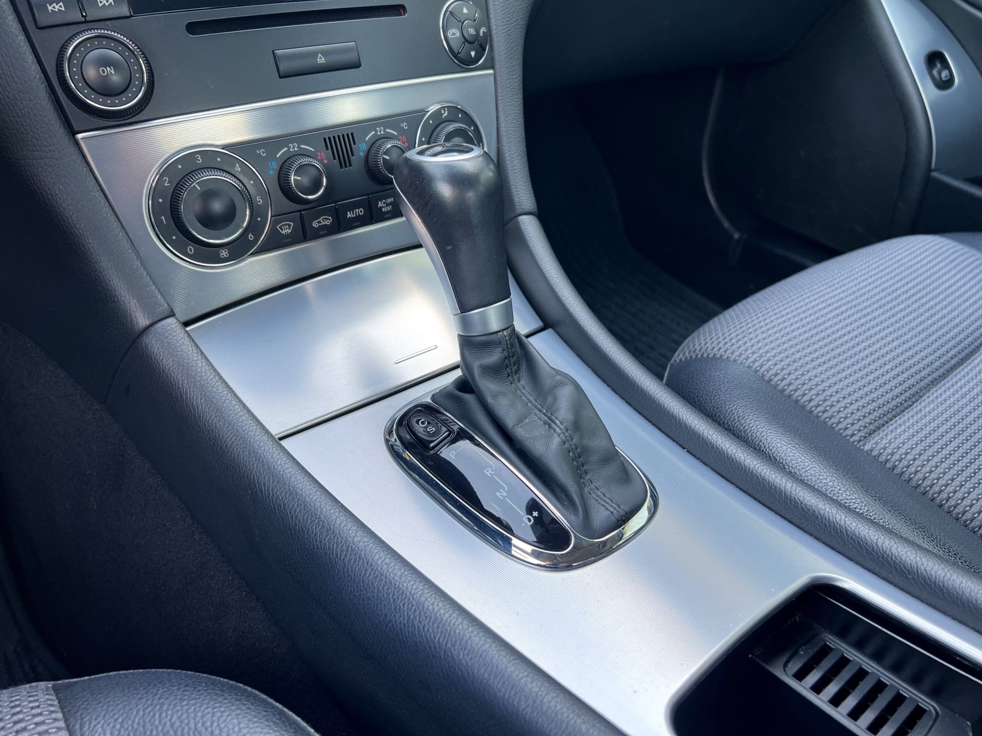 MERCEDES-BENZ C 180 Kompressor Avantgarde-image-19