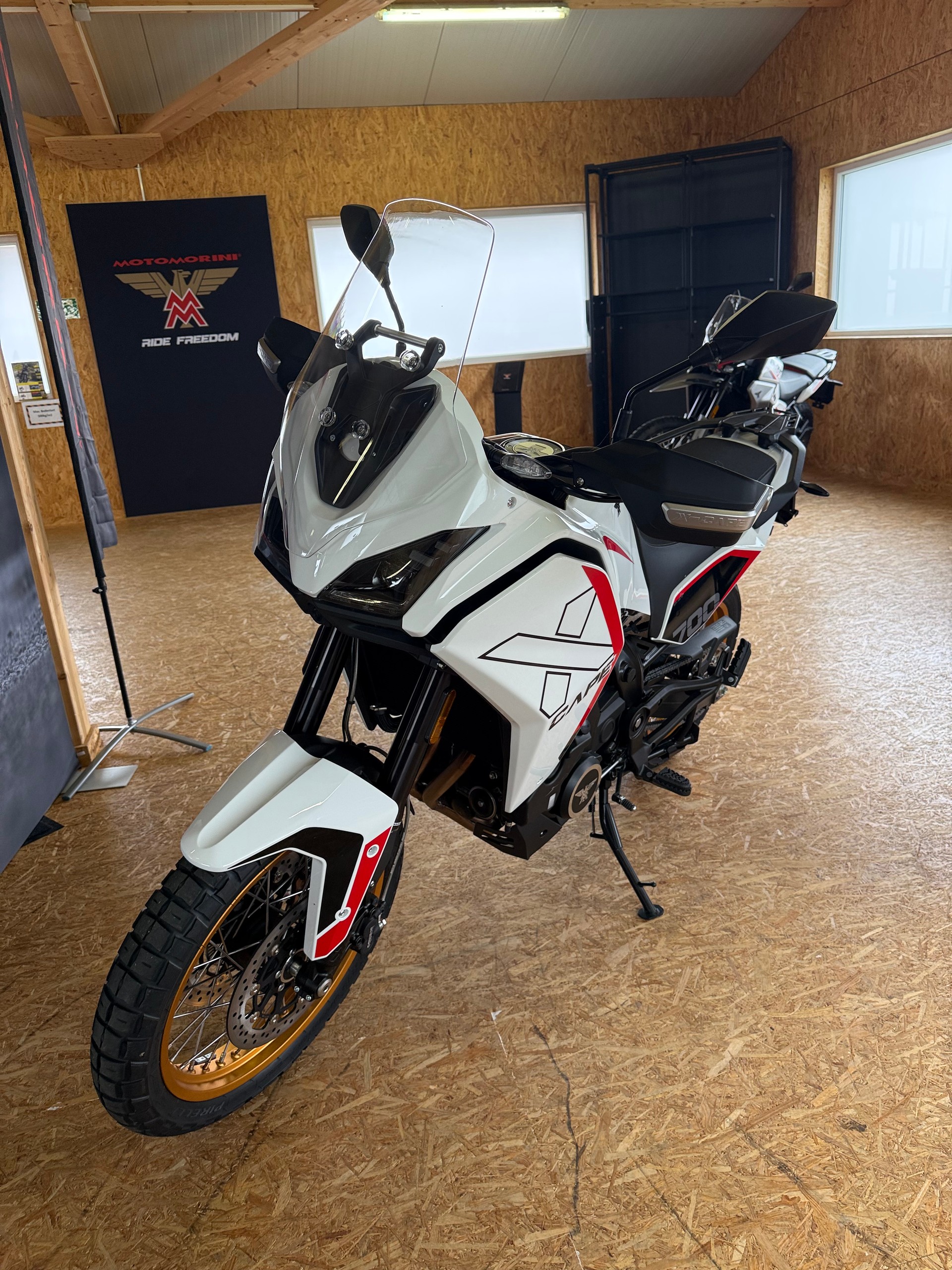 MOTO MORINI X-CAPE 700 - GOLD EDITION-image-7