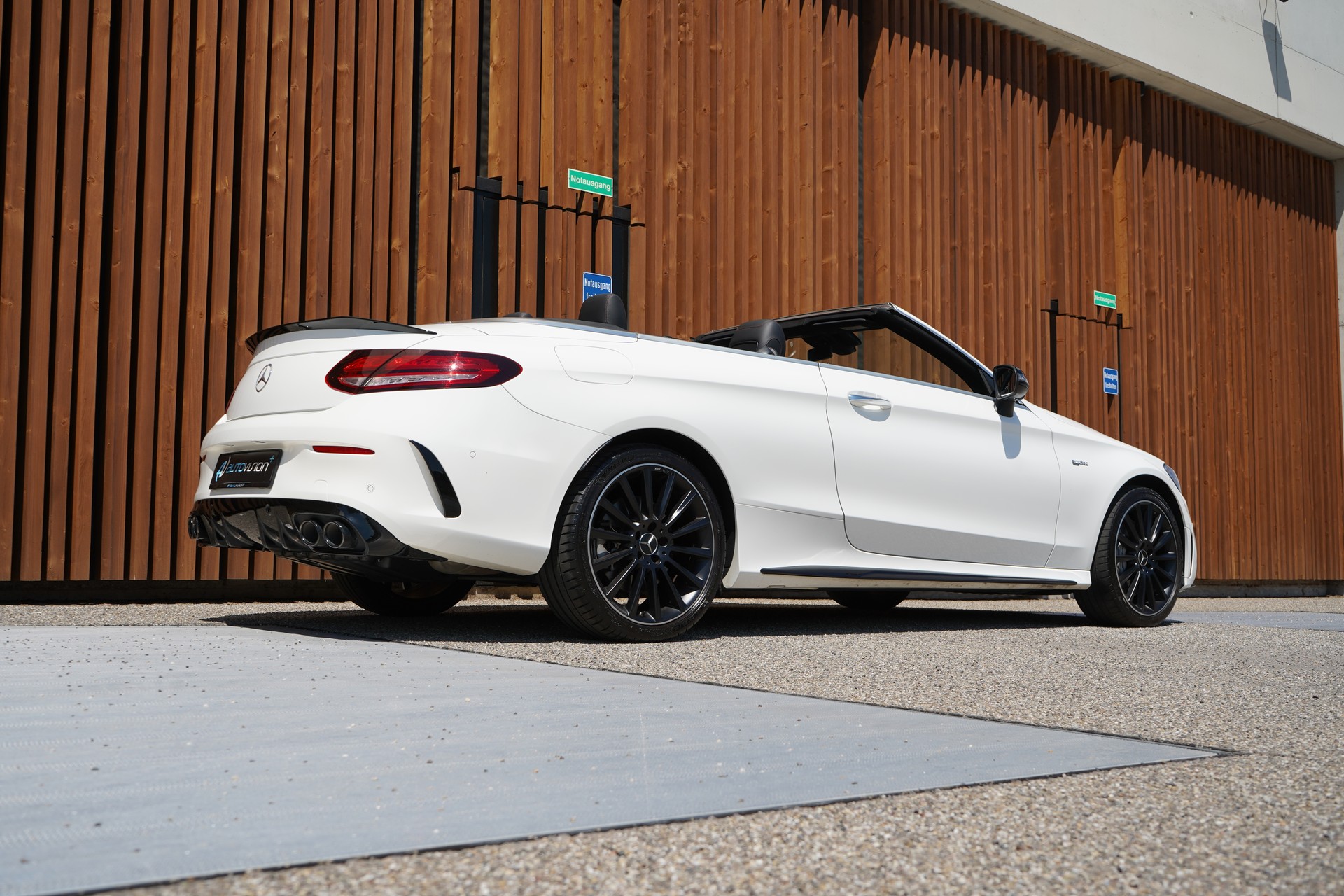 MERCEDES-BENZ C 43 CABRIOLET AMG NIGHT 4MATIC 9G-TRONIC l 390 PS-image-8