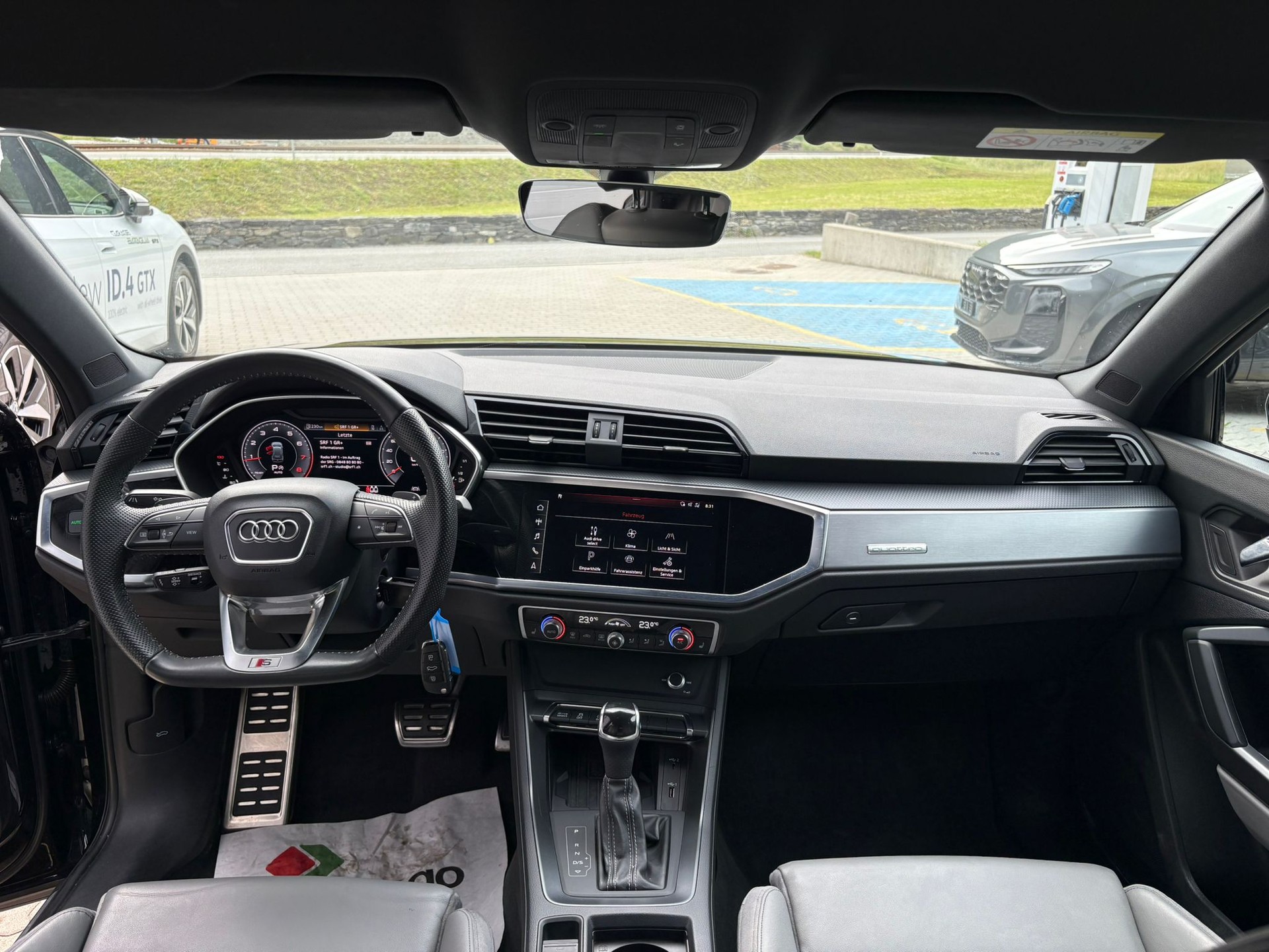 AUDI Q3 40 TFSI S line quattro S-tronic-image-7