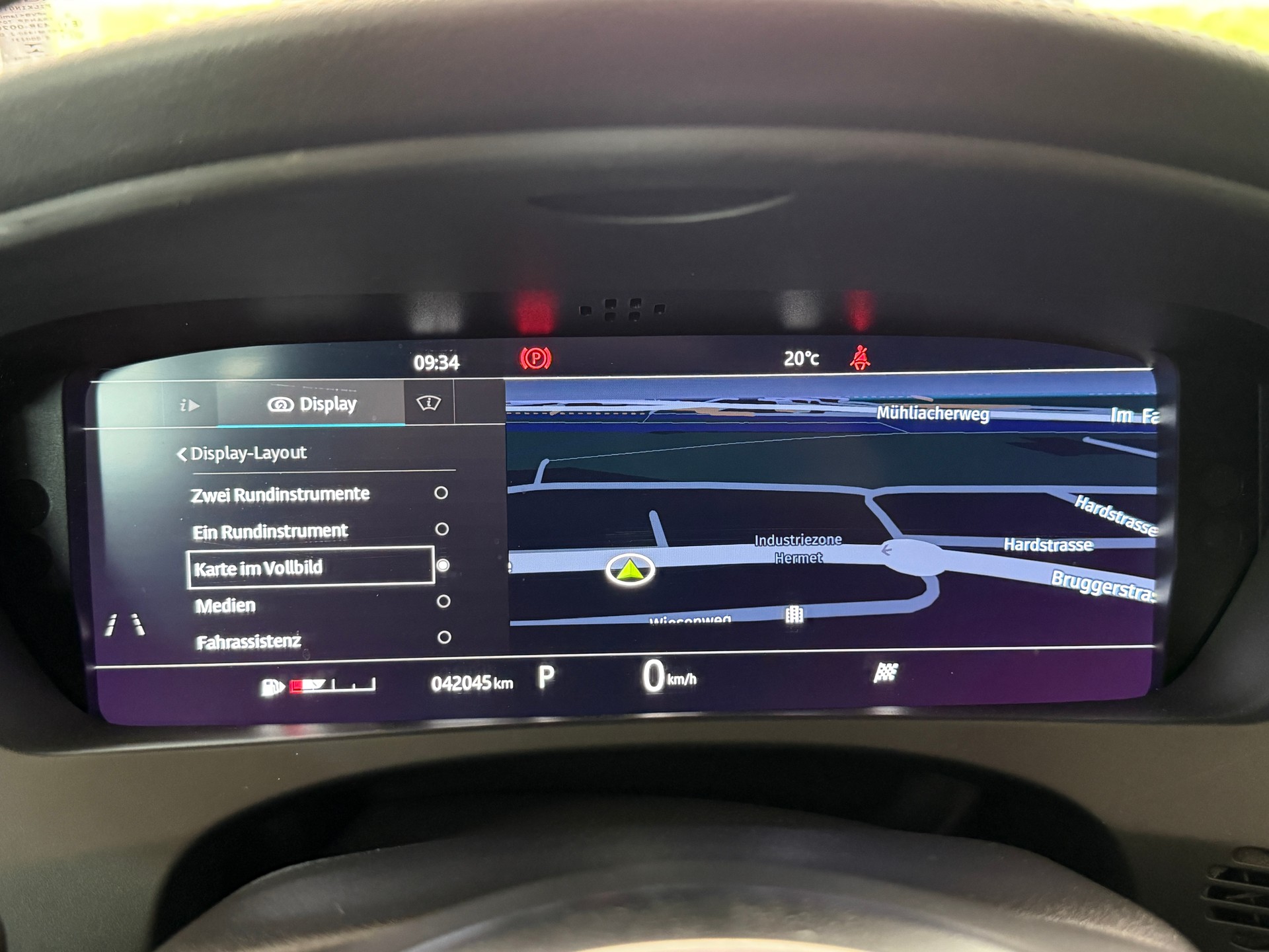 JAGUAR F-Pace 5.0 V8 SVR AWD Automatik ***CH-Fahrzeug aus 1. Hand***NP. Fr. 135'900.-***SVR-Sportsitze***All-Black***-image-25