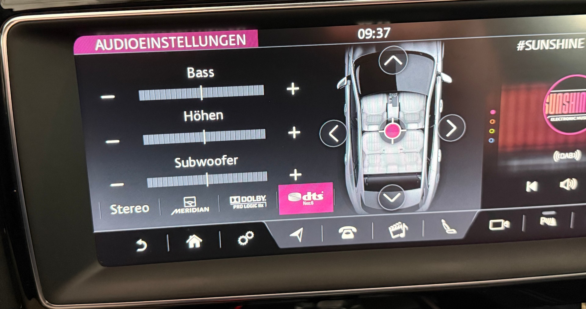 JAGUAR F-Pace 5.0 V8 SVR AWD Automatik ***CH-Fahrzeug aus 1. Hand***NP. Fr. 135'900.-***SVR-Sportsitze***All-Black***-image-33