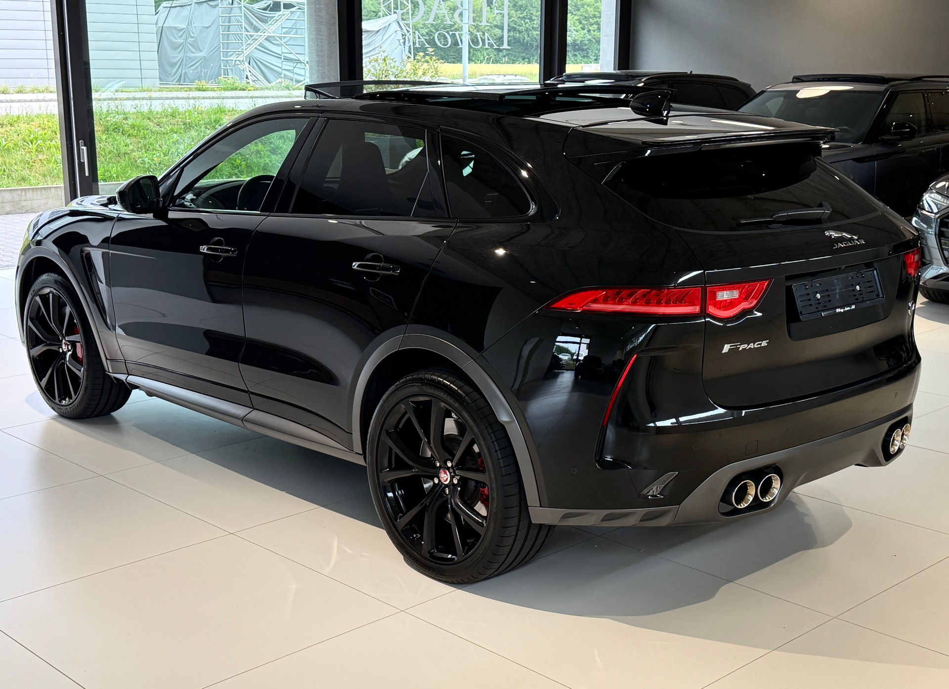 JAGUAR F-Pace 5.0 V8 SVR AWD Automatik ***CH-Fahrzeug aus 1. Hand***NP. Fr. 135'900.-***SVR-Sportsitze***All-Black***-image-39