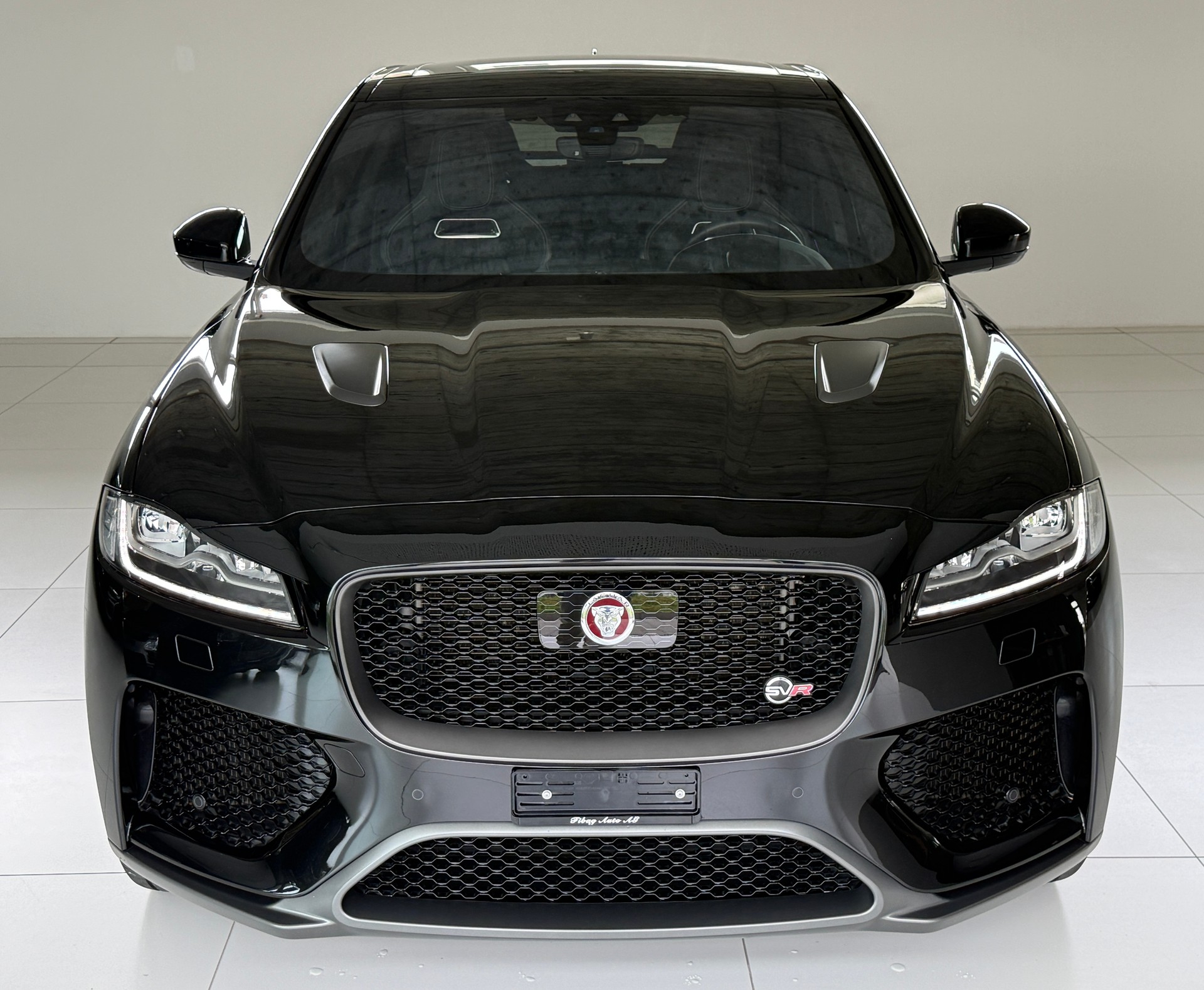 JAGUAR F-Pace 5.0 V8 SVR AWD Automatik ***CH-Fahrzeug aus 1. Hand***NP. Fr. 135'900.-***SVR-Sportsitze***All-Black***-image-49