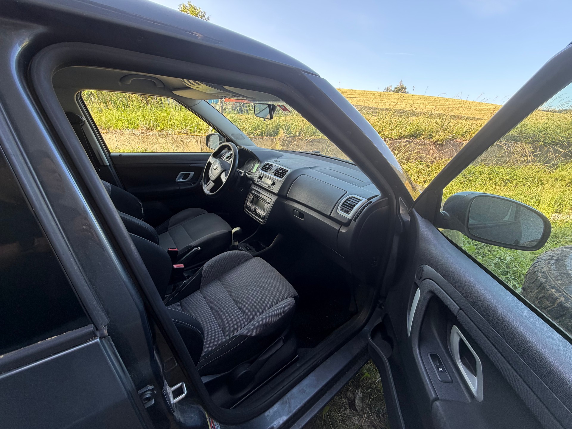SKODA Fabia 1.4 Elegance-image-8