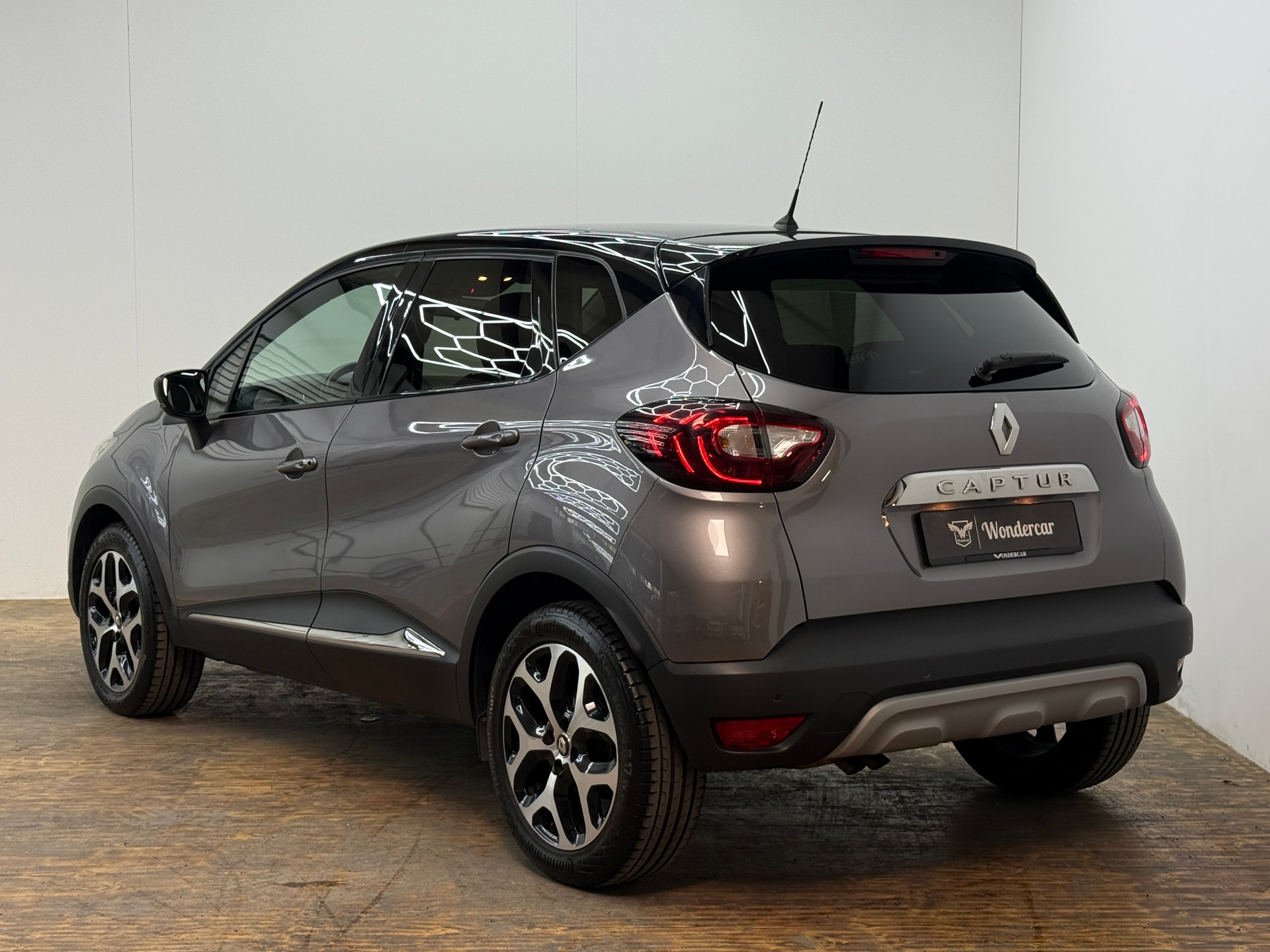 RENAULT Captur 1.3 T 16V Intens EDC-image-9