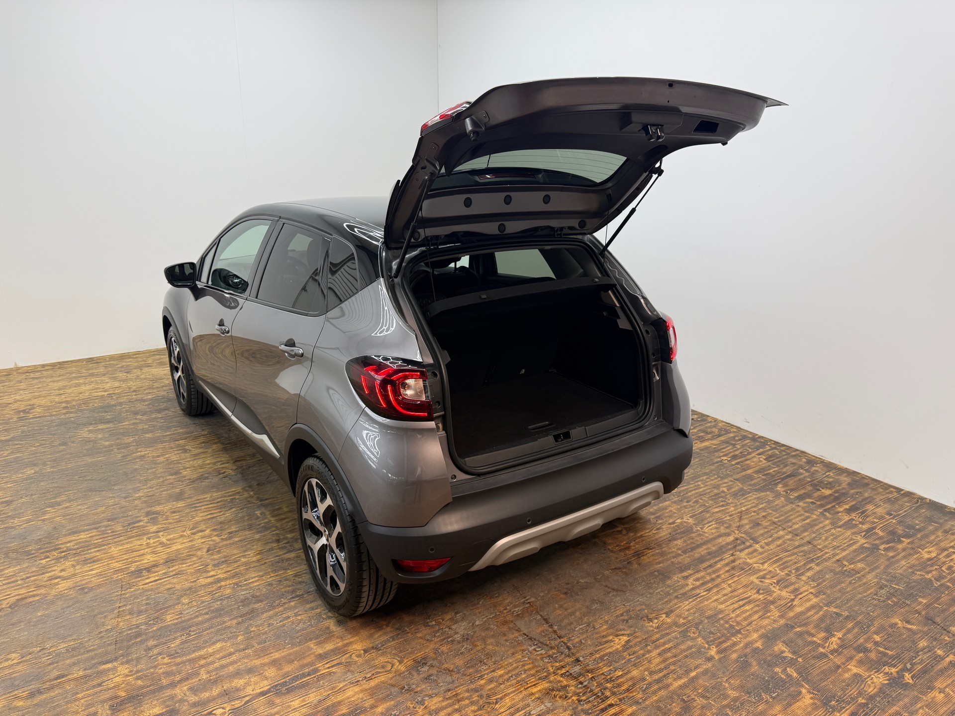 RENAULT Captur 1.3 T 16V Intens EDC-image-21
