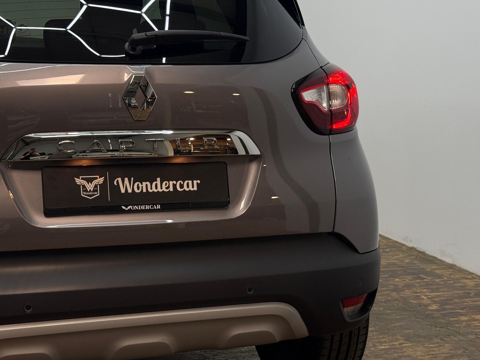 RENAULT Captur 1.3 T 16V Intens EDC-image-11