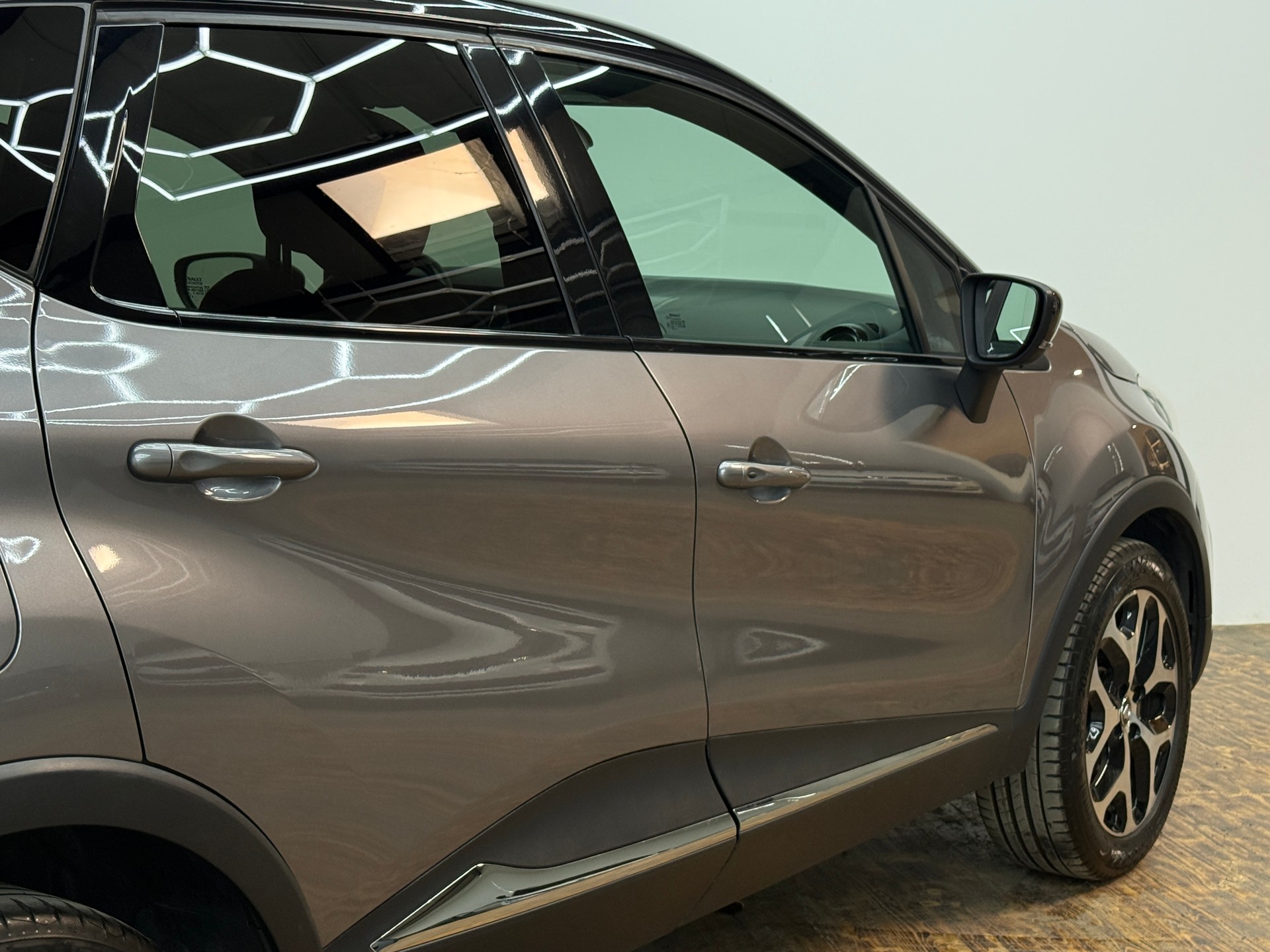 RENAULT Captur 1.3 T 16V Intens EDC-image-14