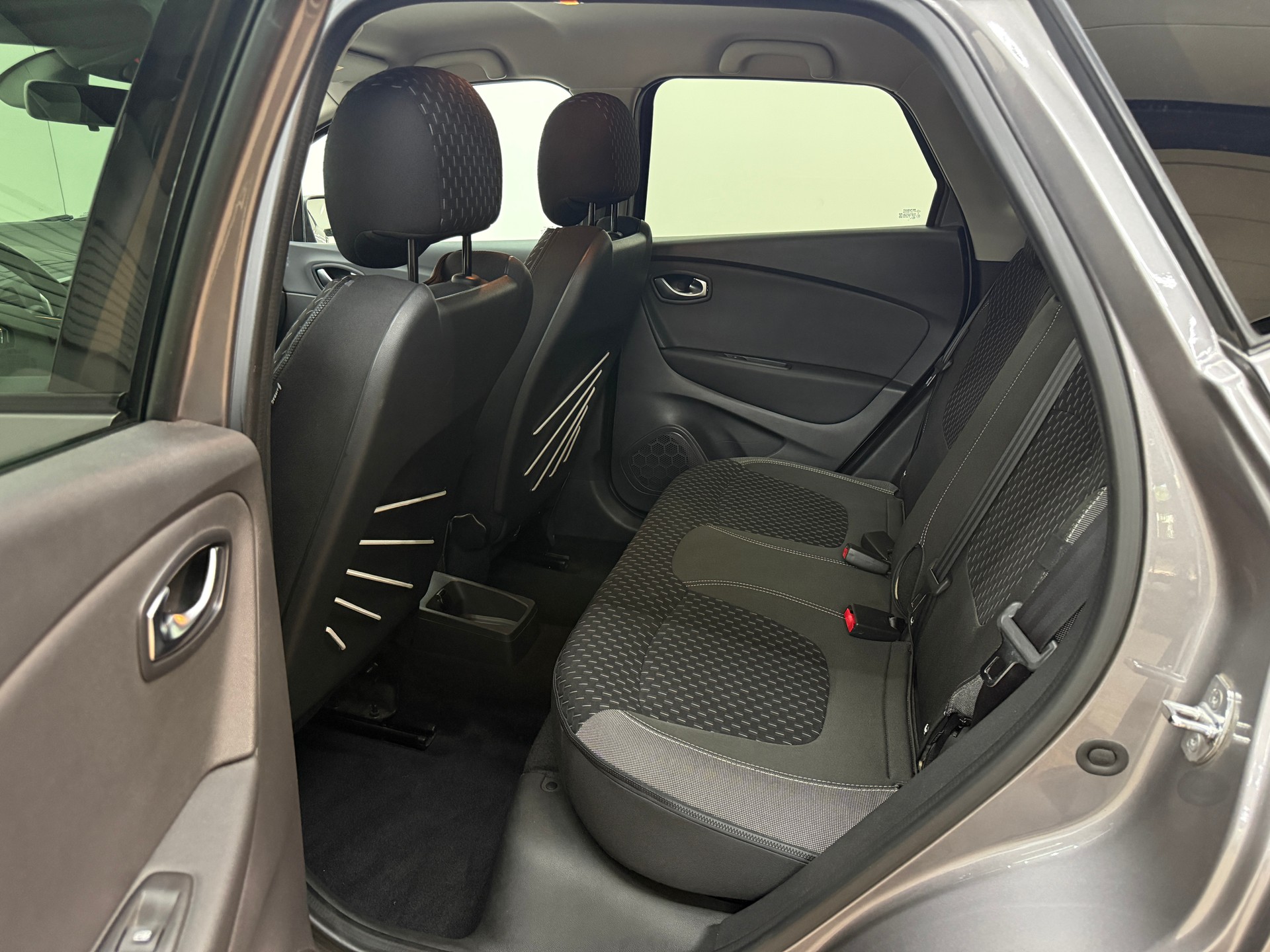RENAULT Captur 1.3 T 16V Intens EDC-image-20