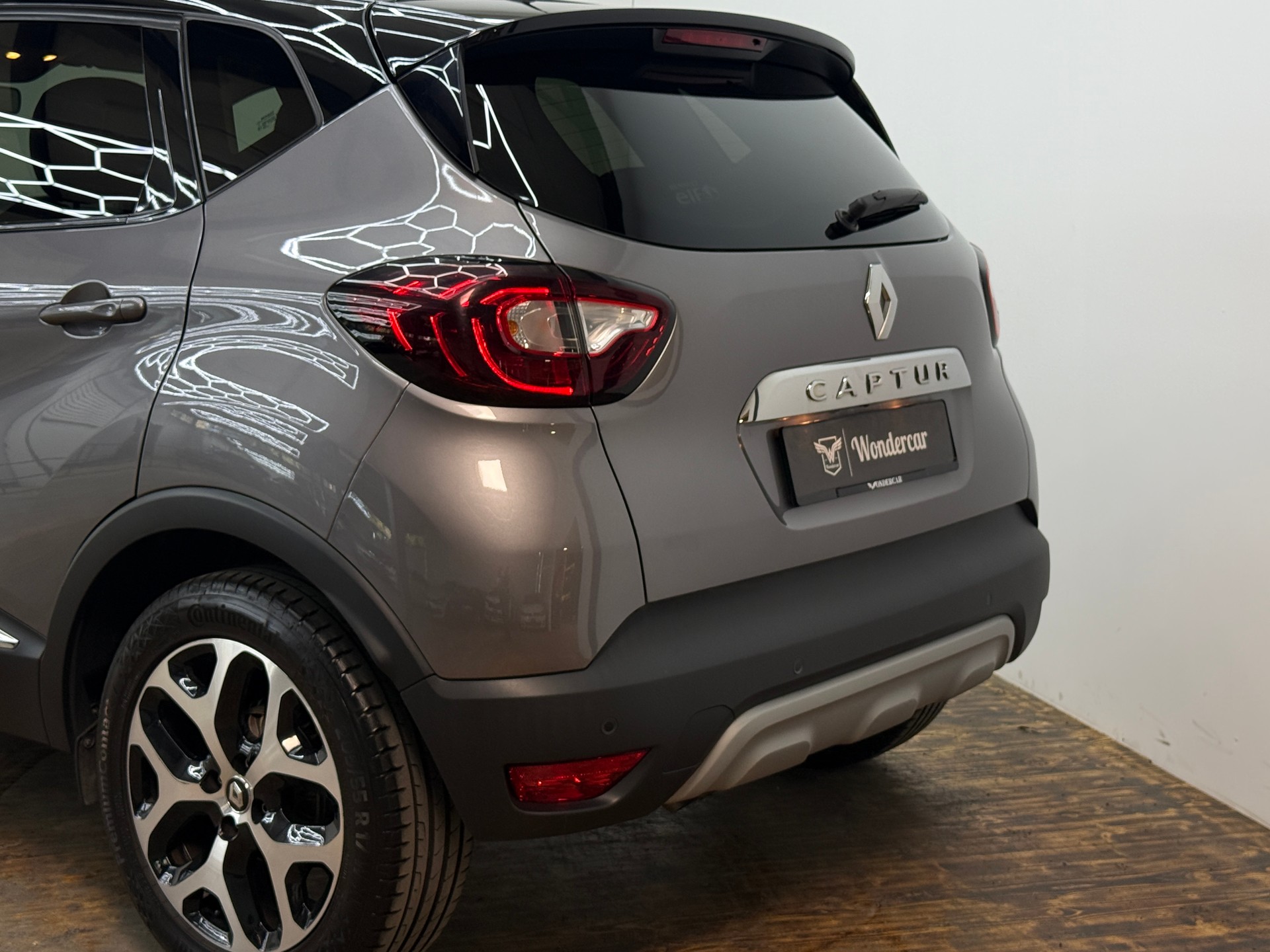 RENAULT Captur 1.3 T 16V Intens EDC-image-10