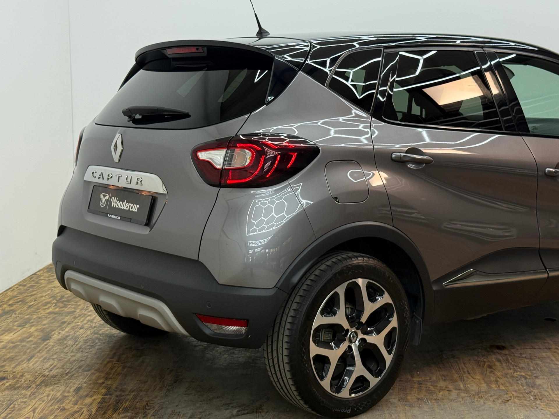 RENAULT Captur 1.3 T 16V Intens EDC-image-12