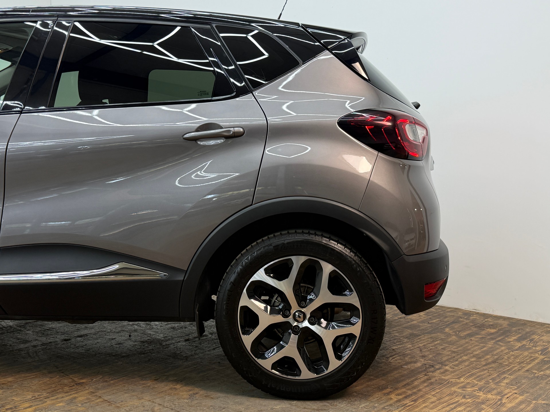 RENAULT Captur 1.3 T 16V Intens EDC-image-7