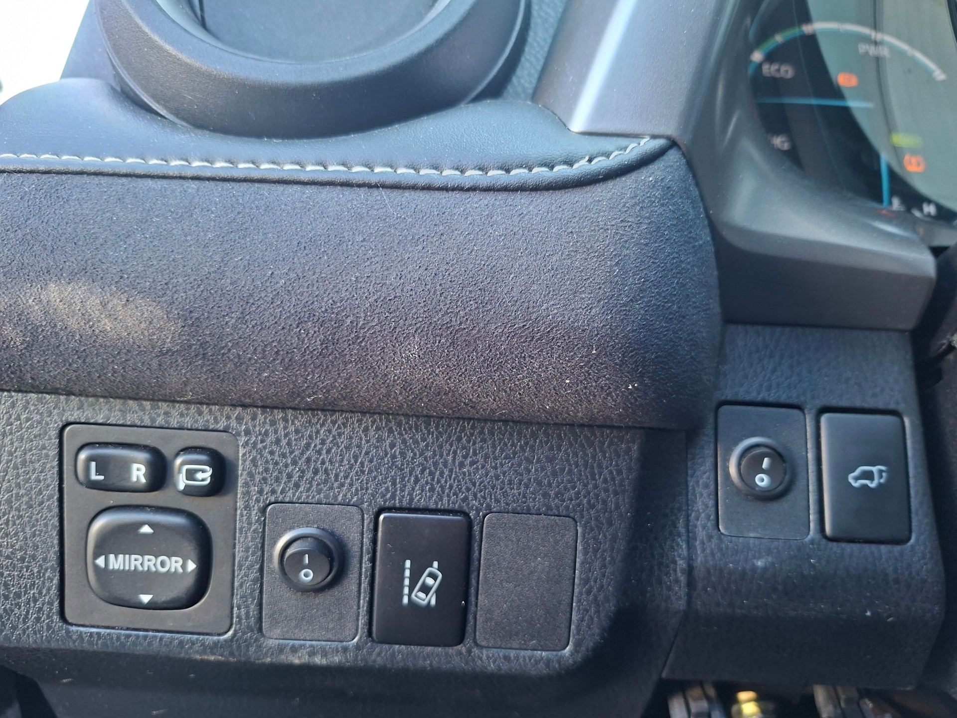 TOYOTA RAV-4 2.5 HSD Sol e-CVT-image-12