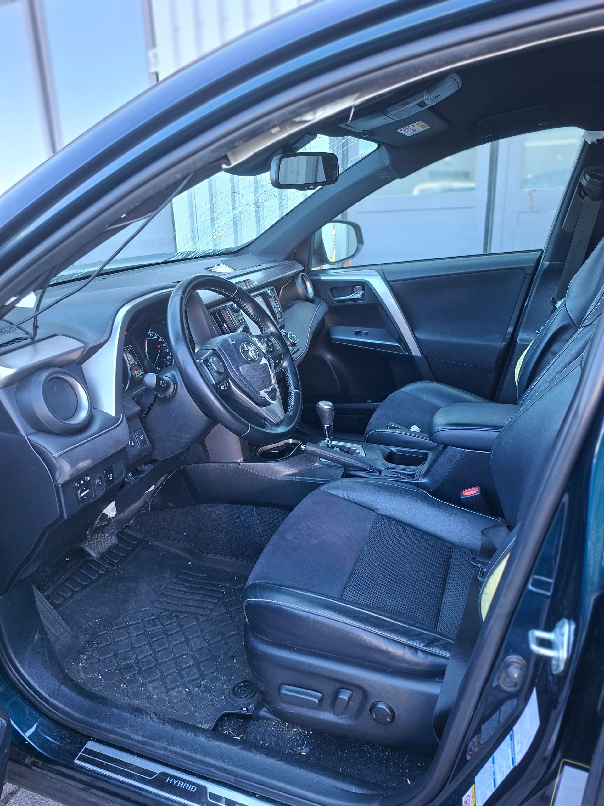 TOYOTA RAV-4 2.5 HSD Sol e-CVT-image-14