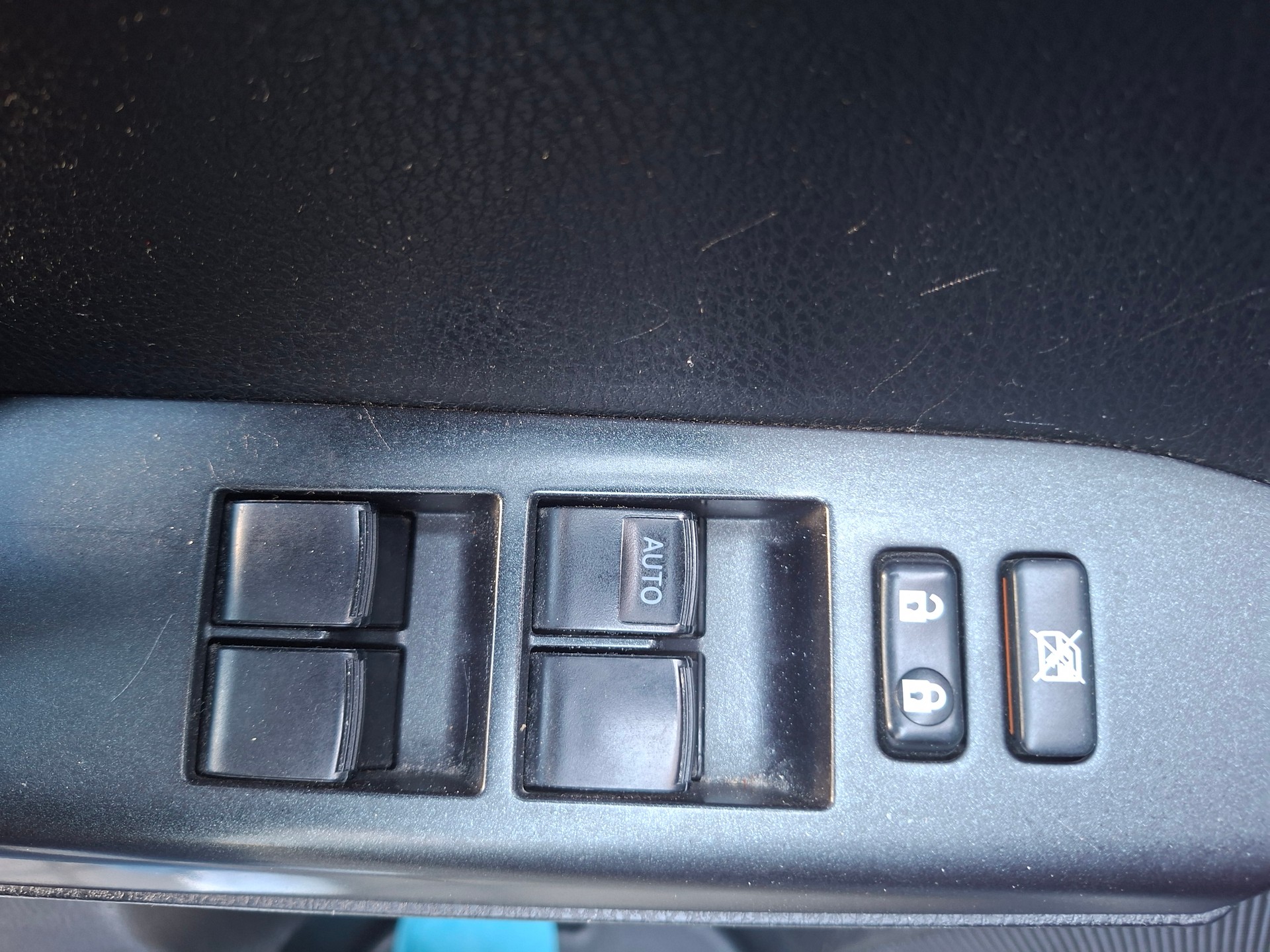 TOYOTA RAV-4 2.5 HSD Sol e-CVT-image-11