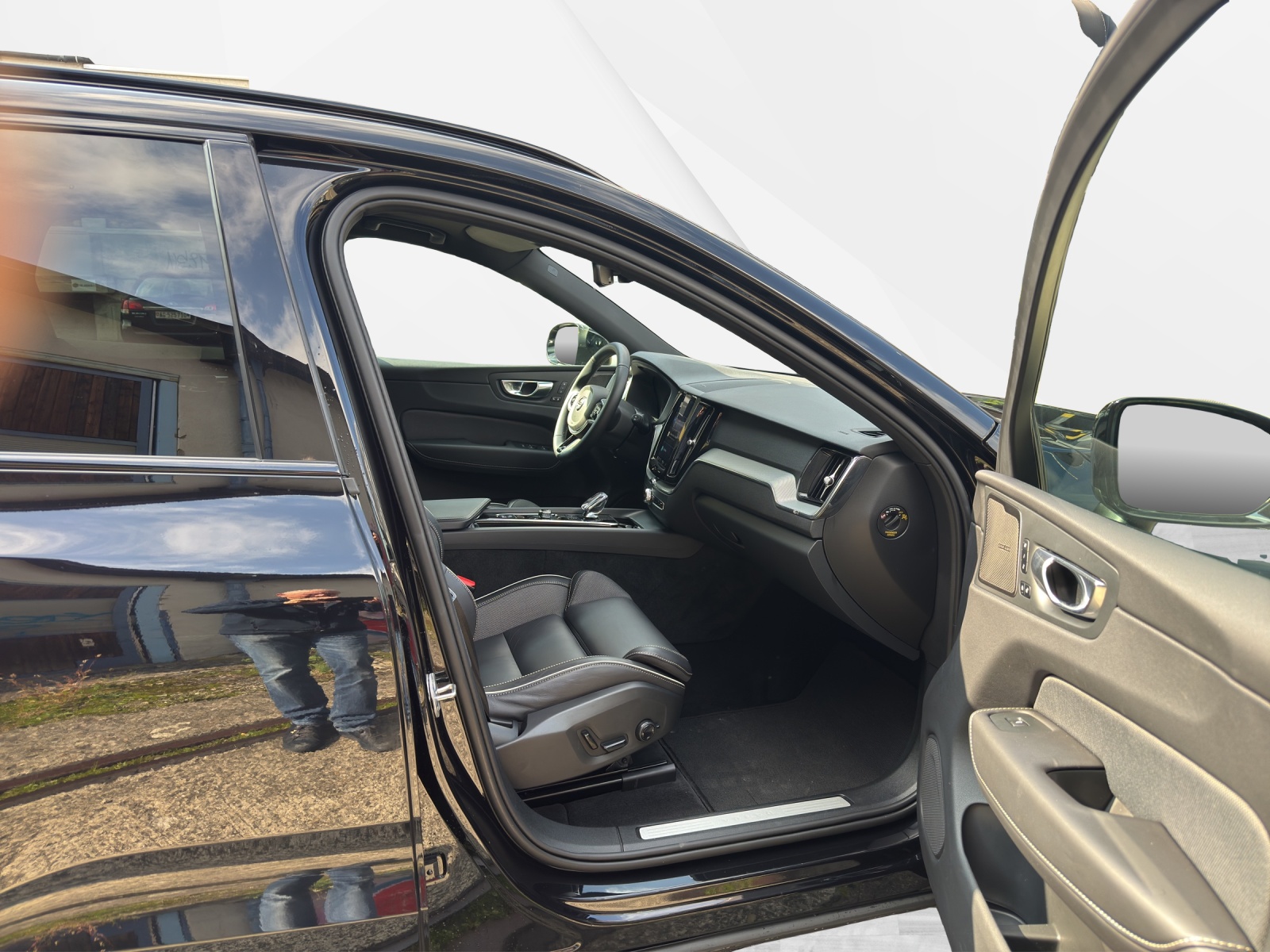 VOLVO XC60 T8 eAWD PluginHybrid Plus Dark Geartronic-image-11