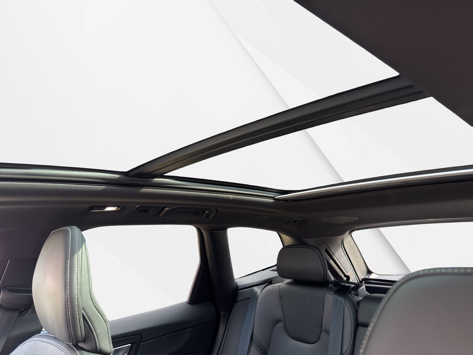VOLVO XC60 T8 eAWD PluginHybrid Plus Dark Geartronic-image-18
