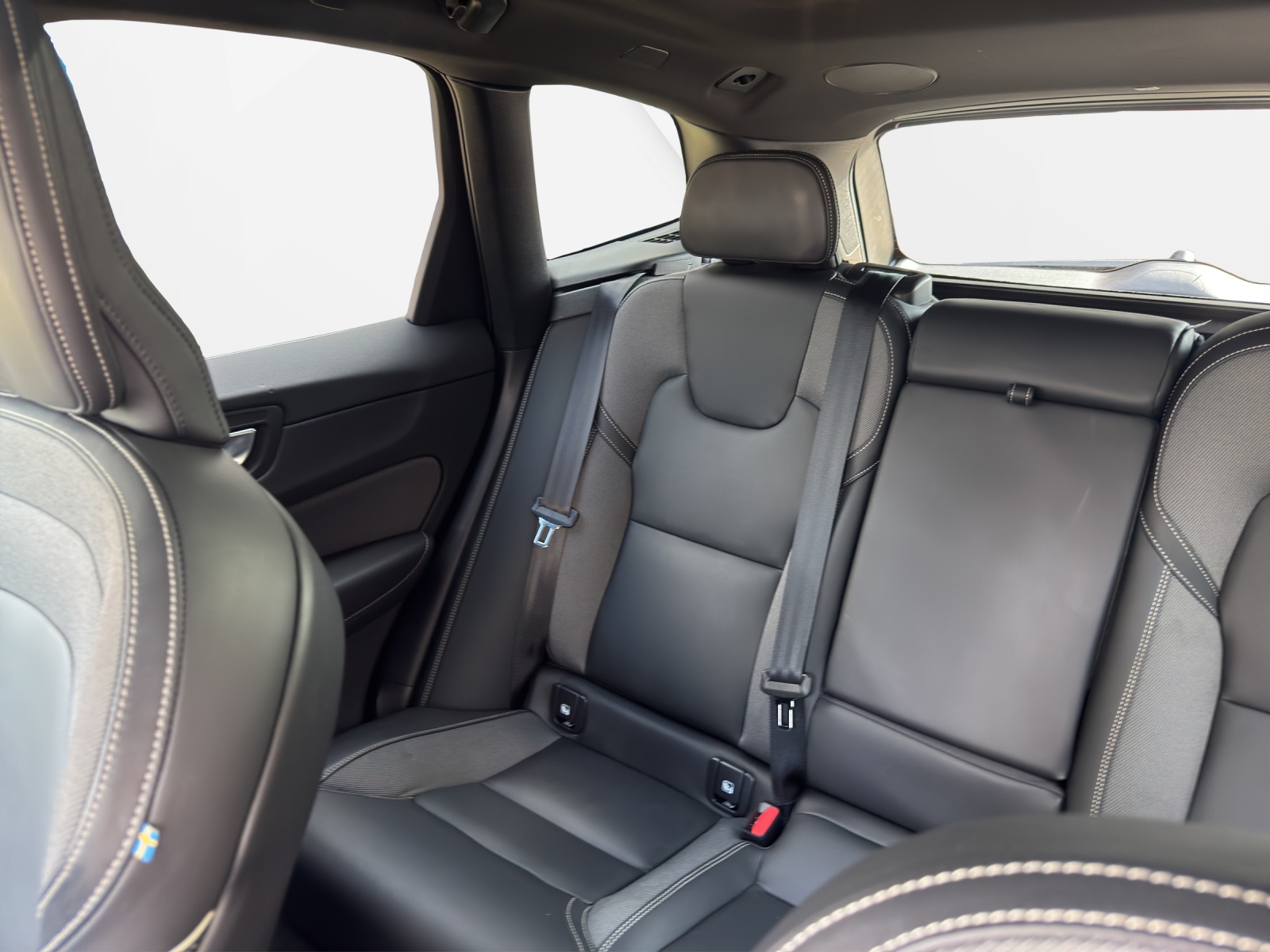 VOLVO XC60 T8 eAWD PluginHybrid Plus Dark Geartronic-image-10