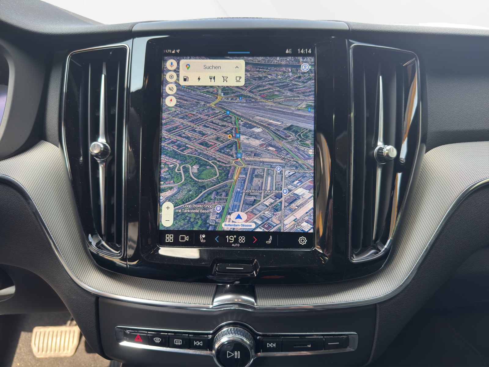 VOLVO XC60 T8 eAWD PluginHybrid Plus Dark Geartronic-image-13