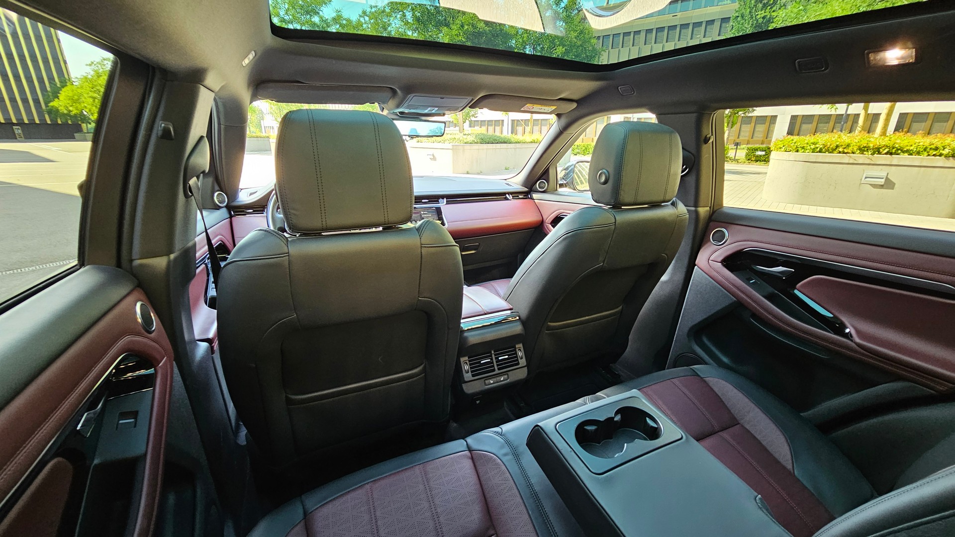 LAND ROVER 2.0 T R-Dynamic S-image-8